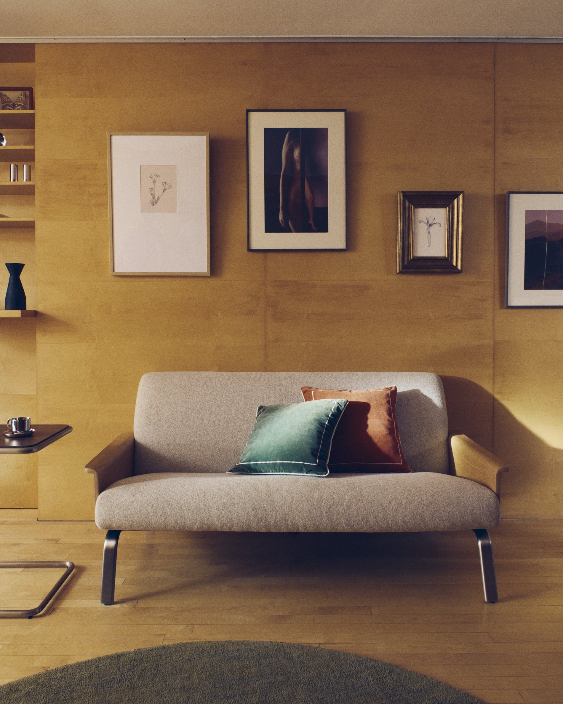 Zavira picture with photograph of female body 50 x 70cm - Lifestyle