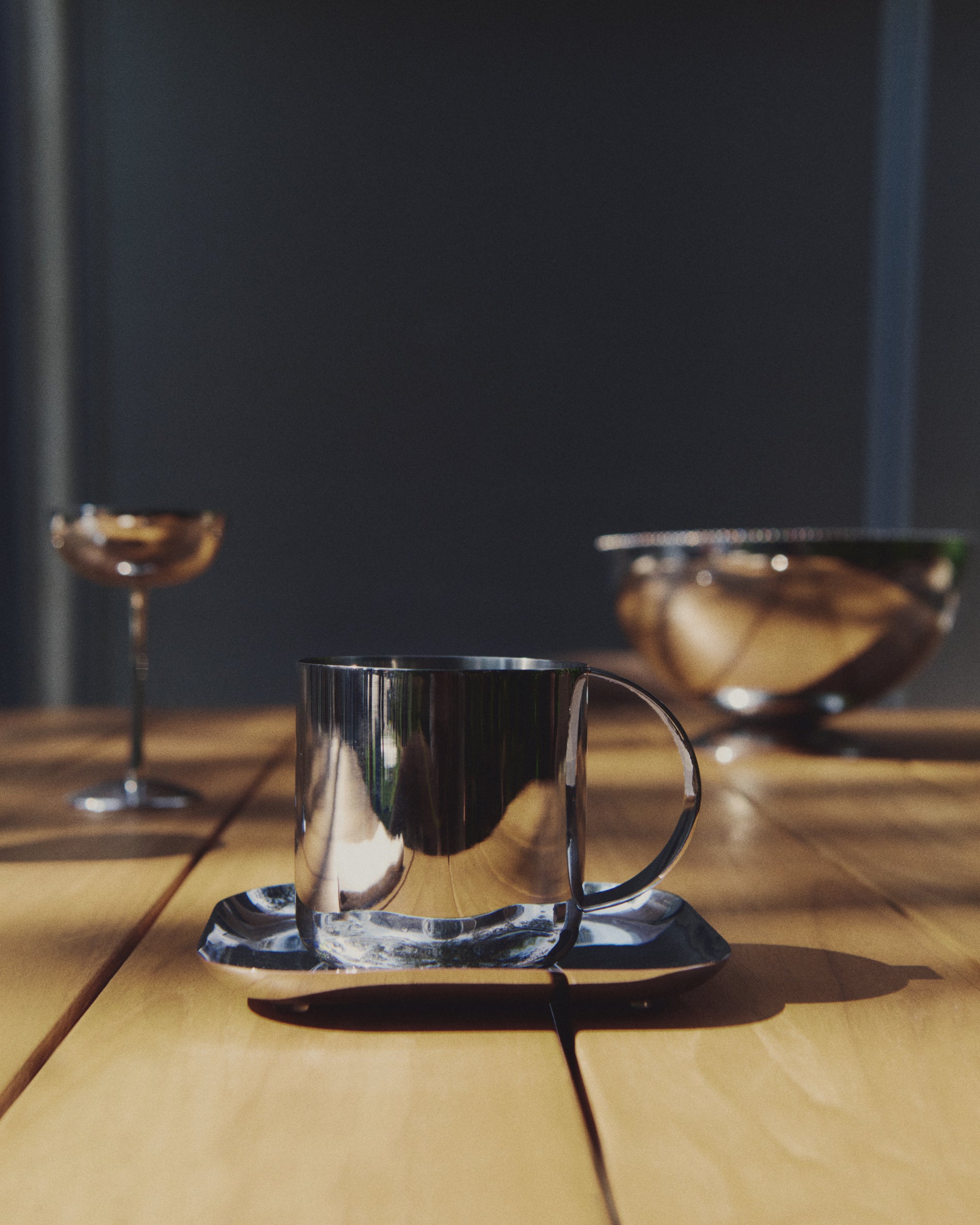 Nirela set of 2 stainless steel trays - Lifestyle