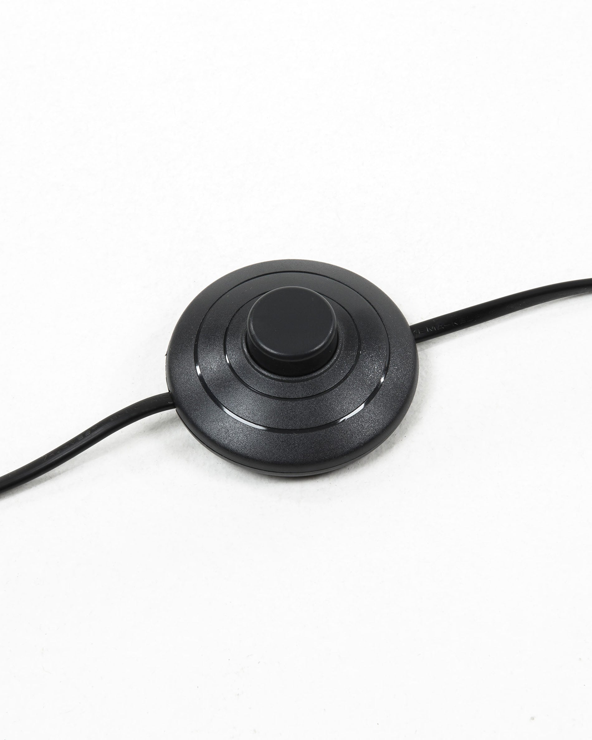 Iguazu floor lamp in steel with black finish - Detail