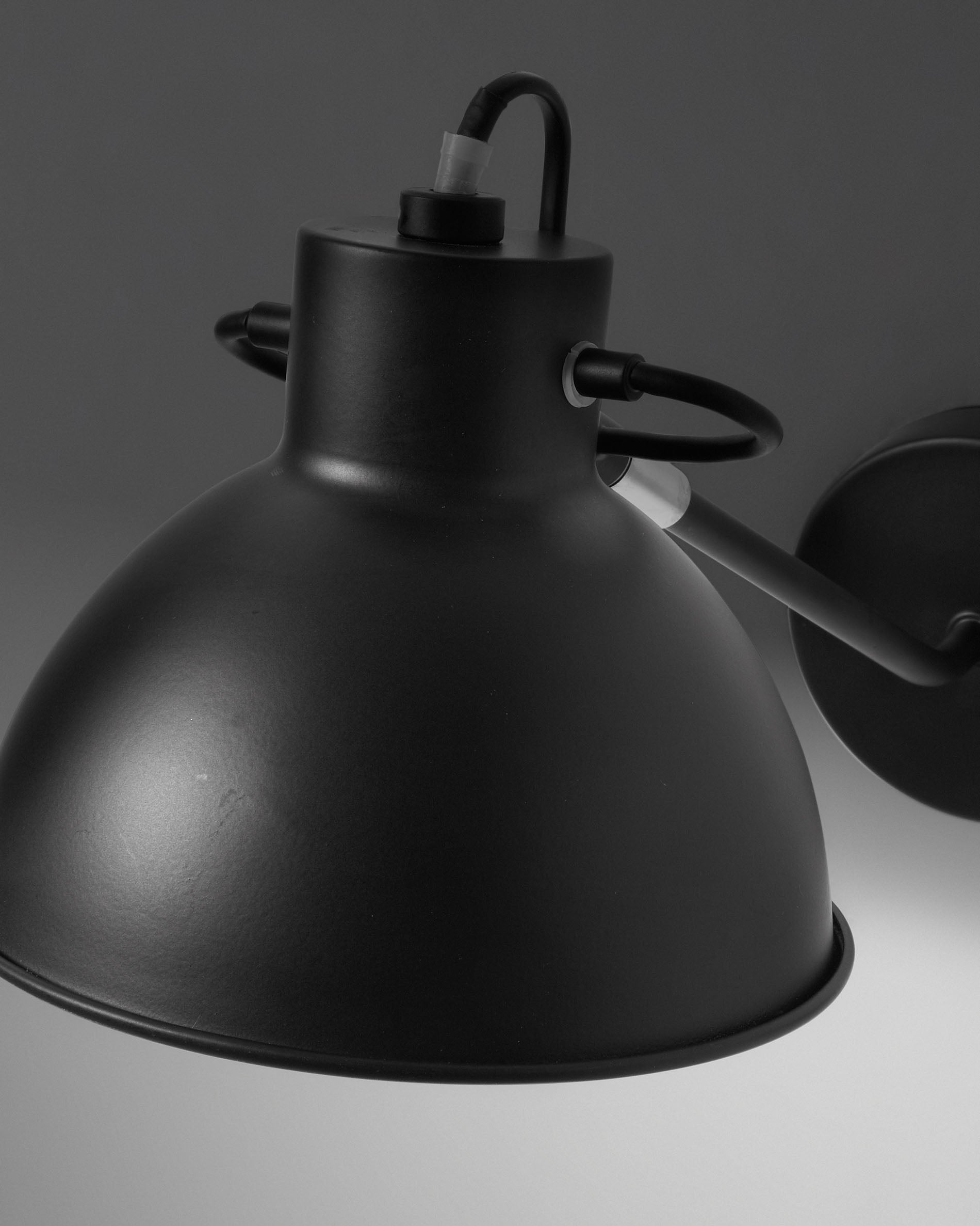 Offelis wall lamp black - Detail