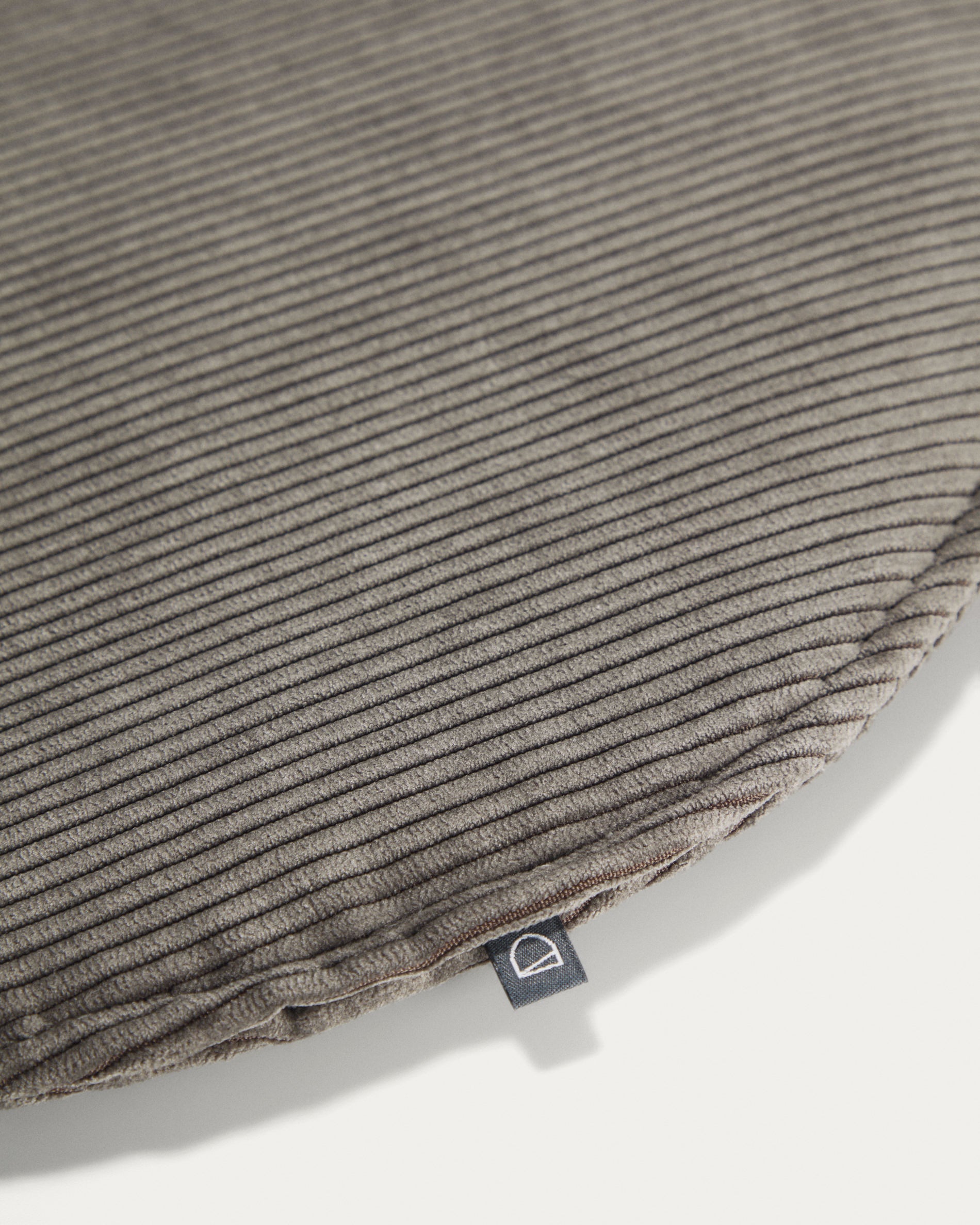 Sora round corduroy chair cushion in grey, 35 cm - Detail