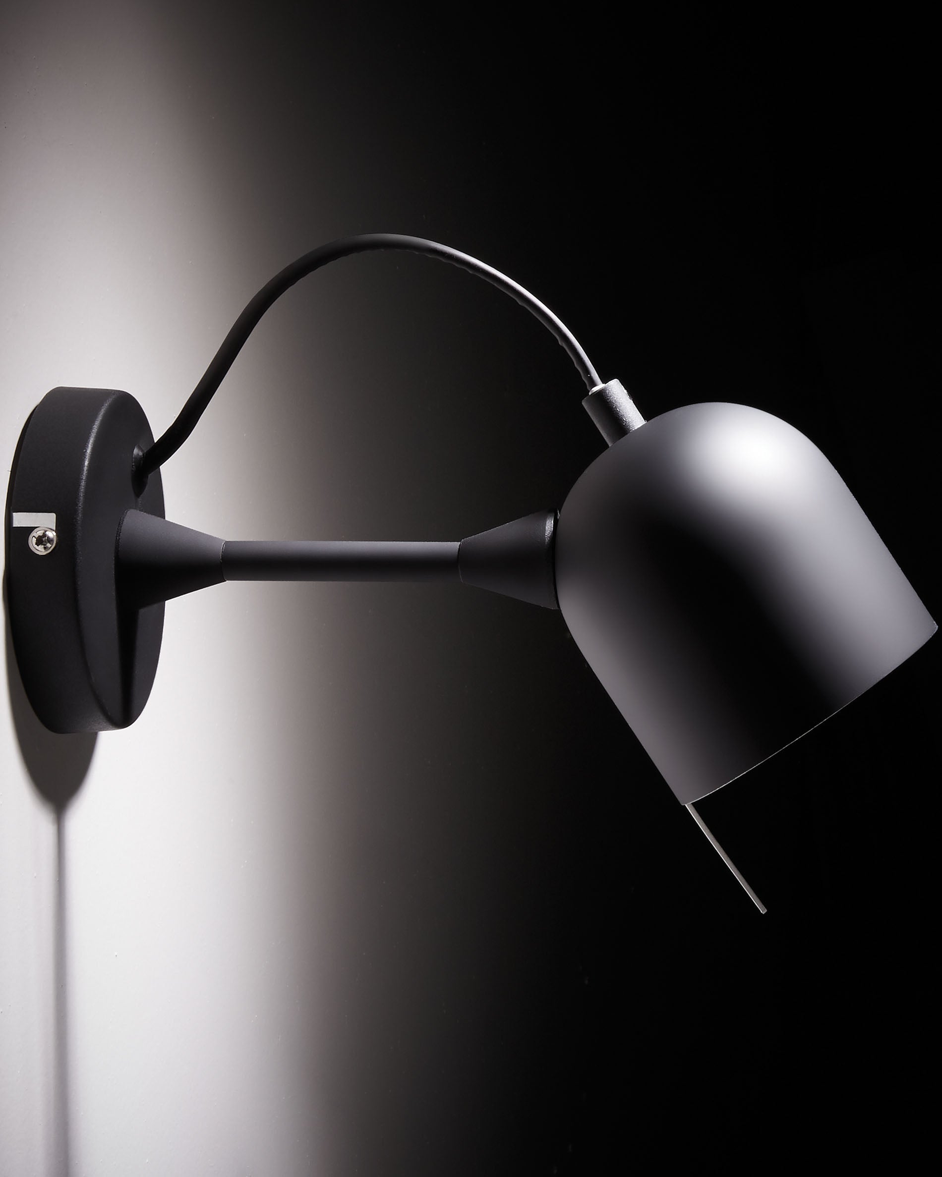 Lucilla wall lamp black - Detail