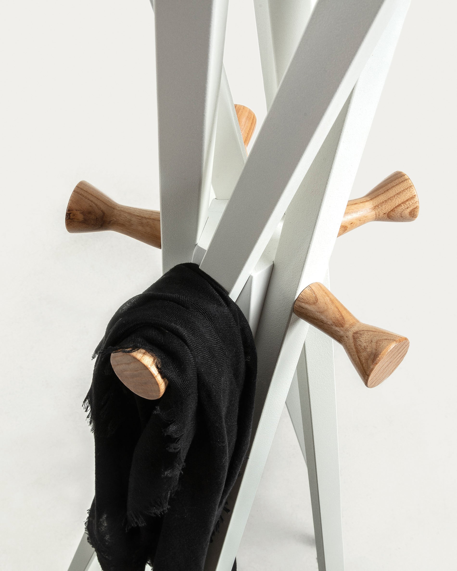 Chelsey white coat rack 170 cm - Detail