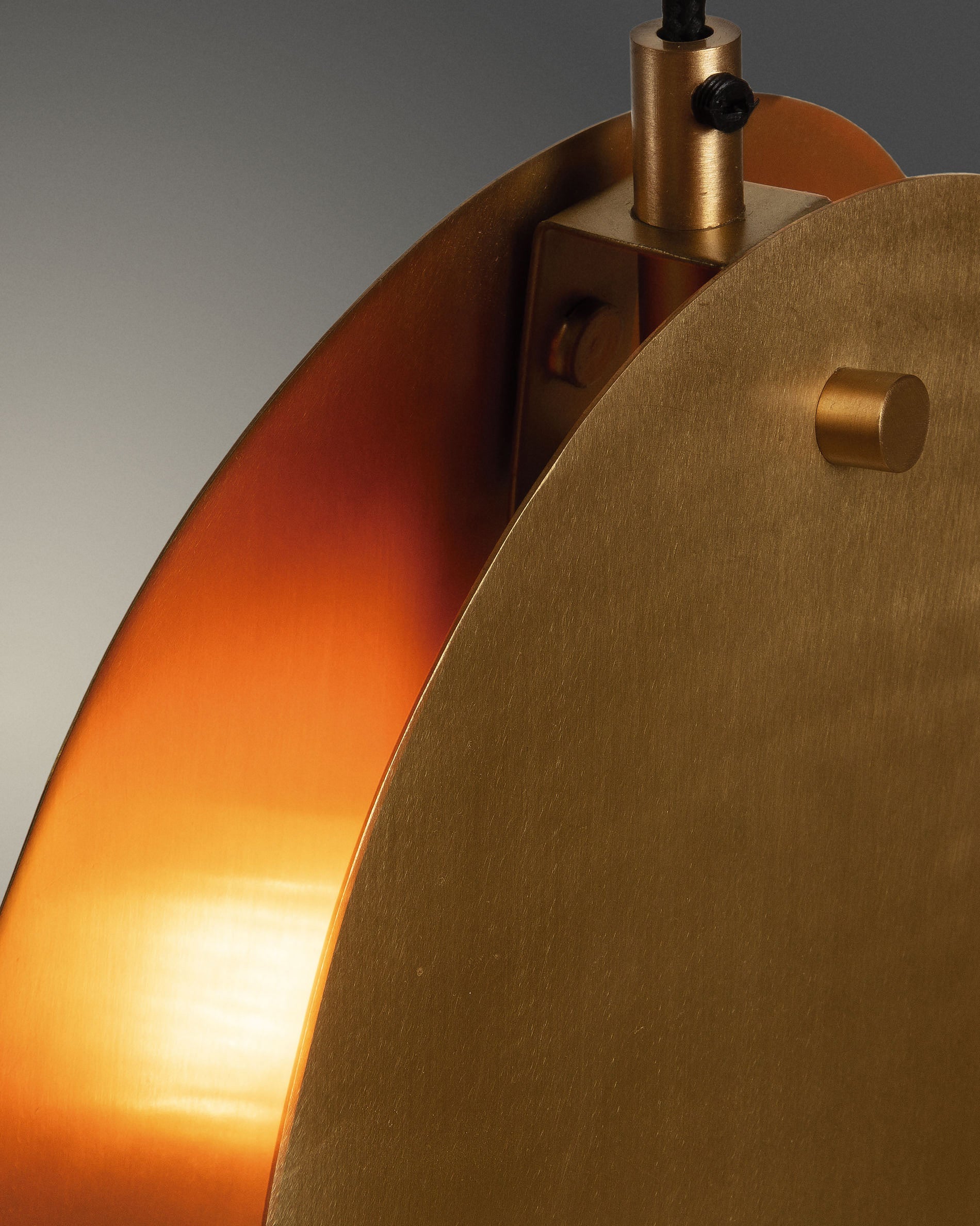 Monica pendant lamp brass - Detail