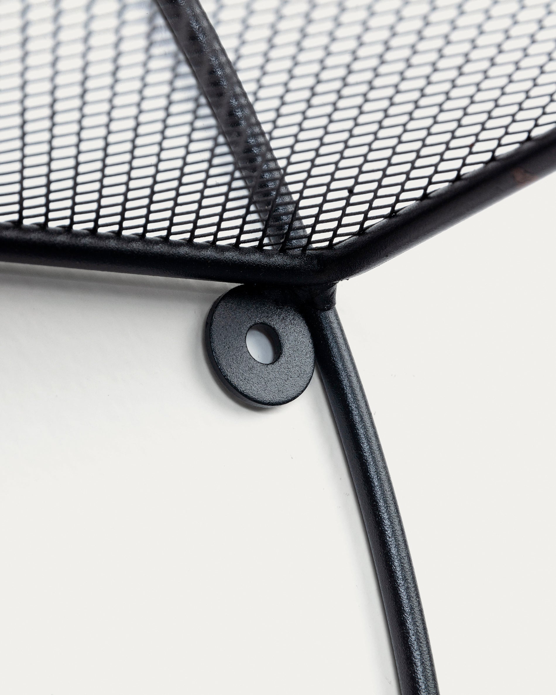 Across wall shelves in steel with black finish Ø 55 cm - Detail