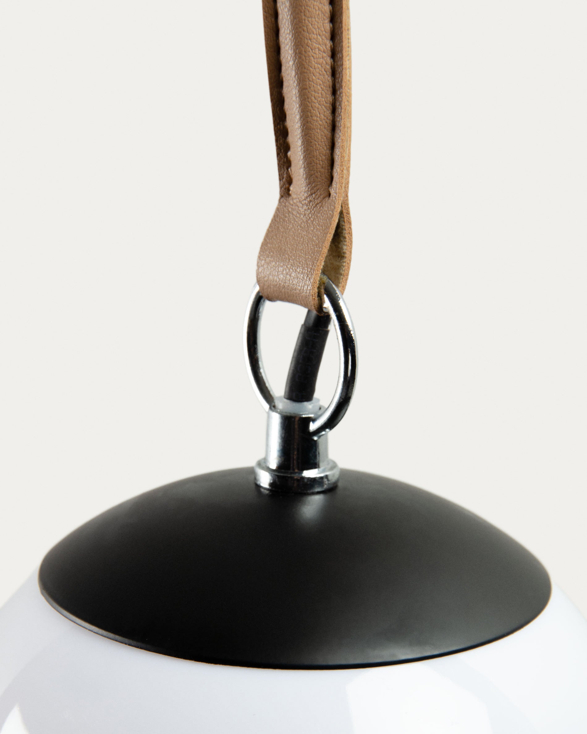 Monteiro steel and leather table lamp - Detail