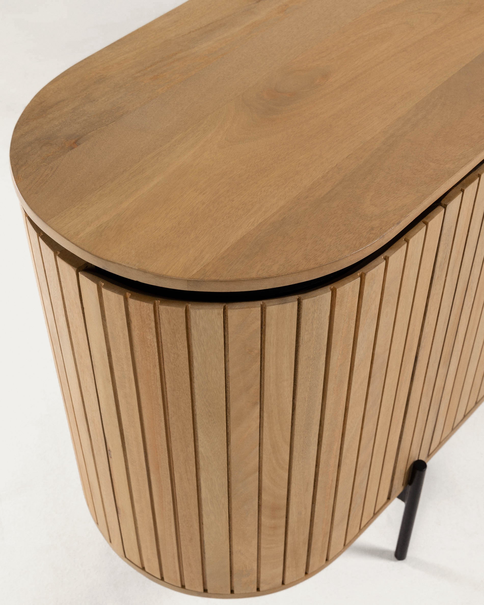 Licia solid mango wood sideboard with 4 doors and black finish metal, 170 x 80 cm - Detail