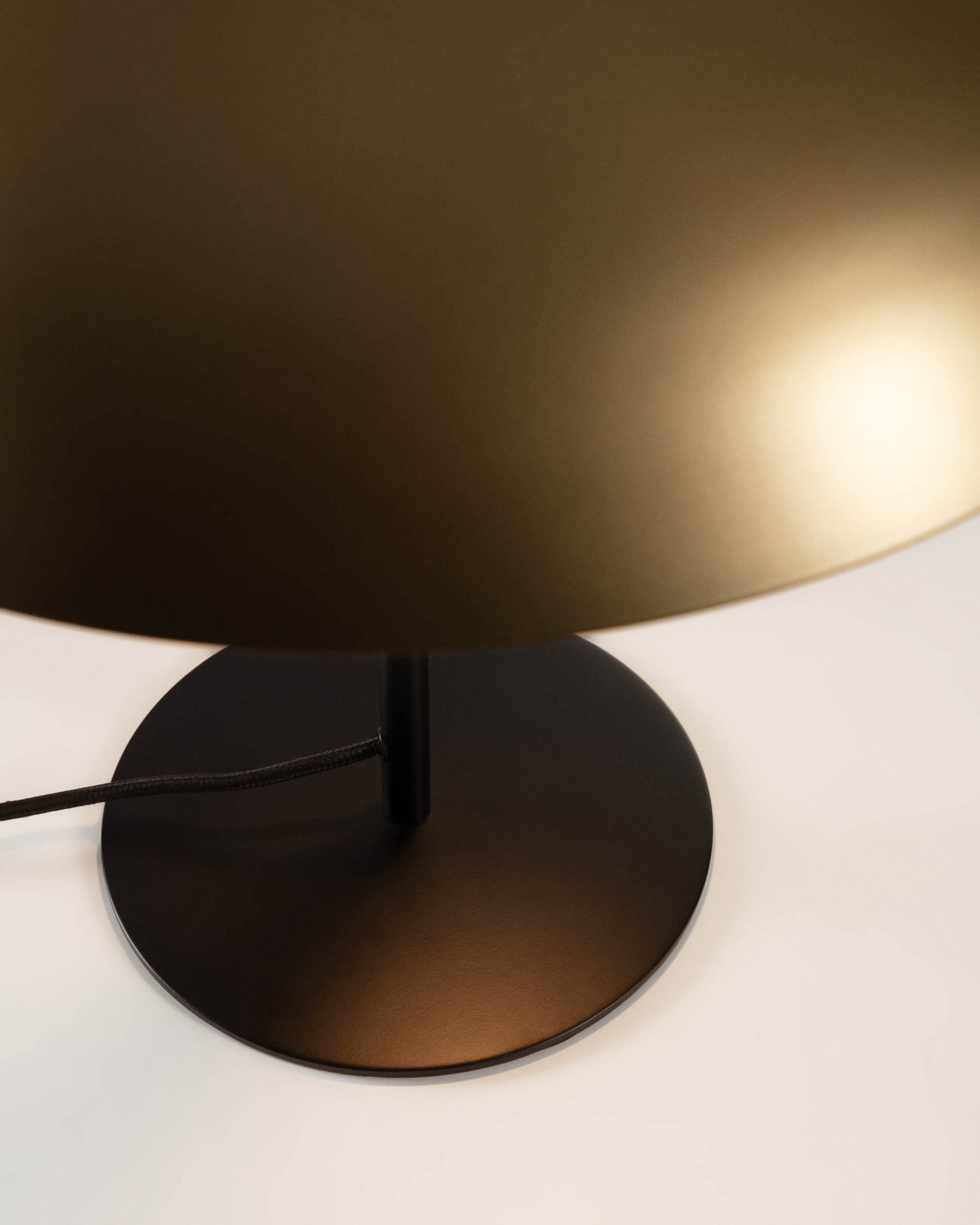 Carlisa table lamp in metal - Detail
