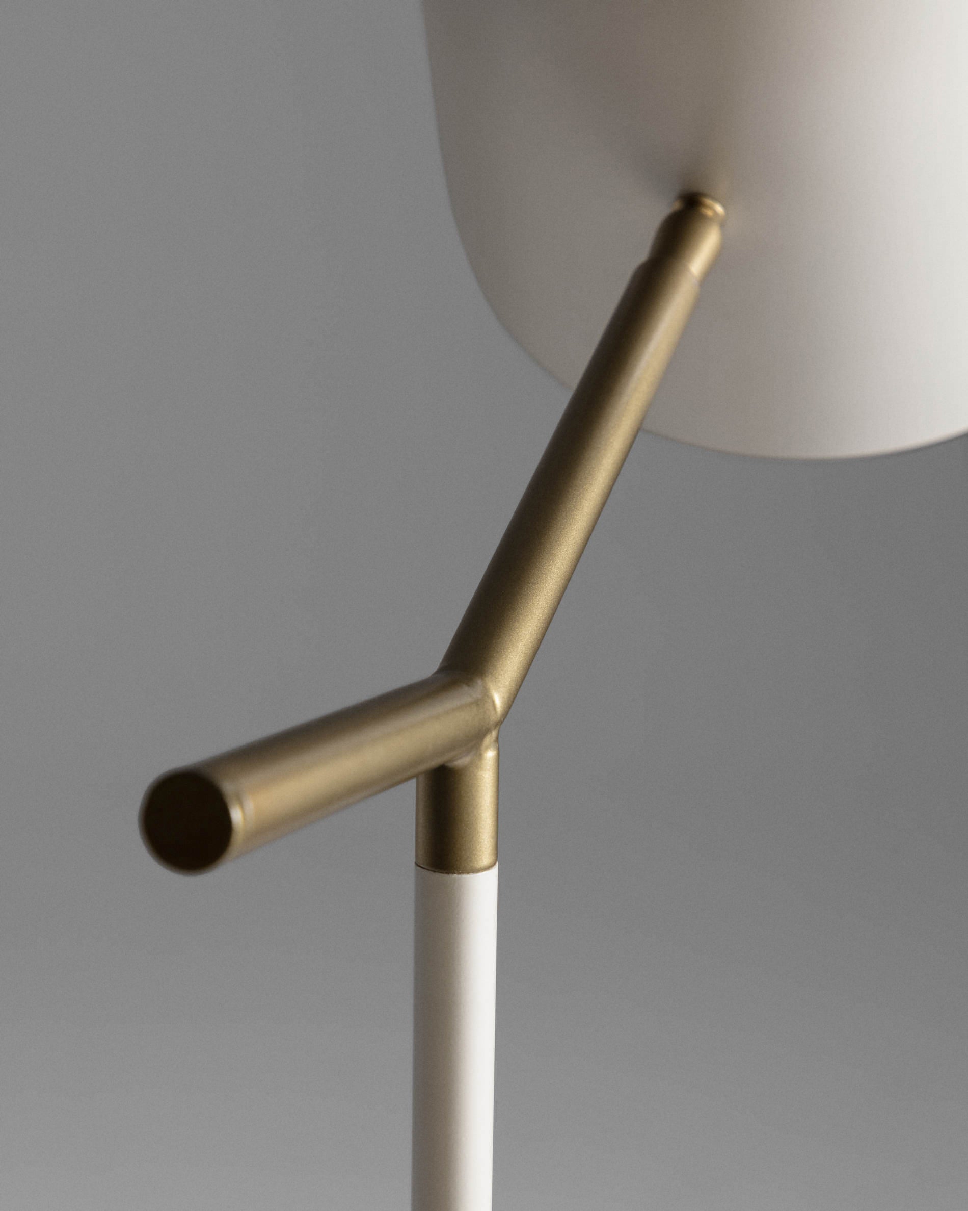 Alish metal floor lamp - Detail