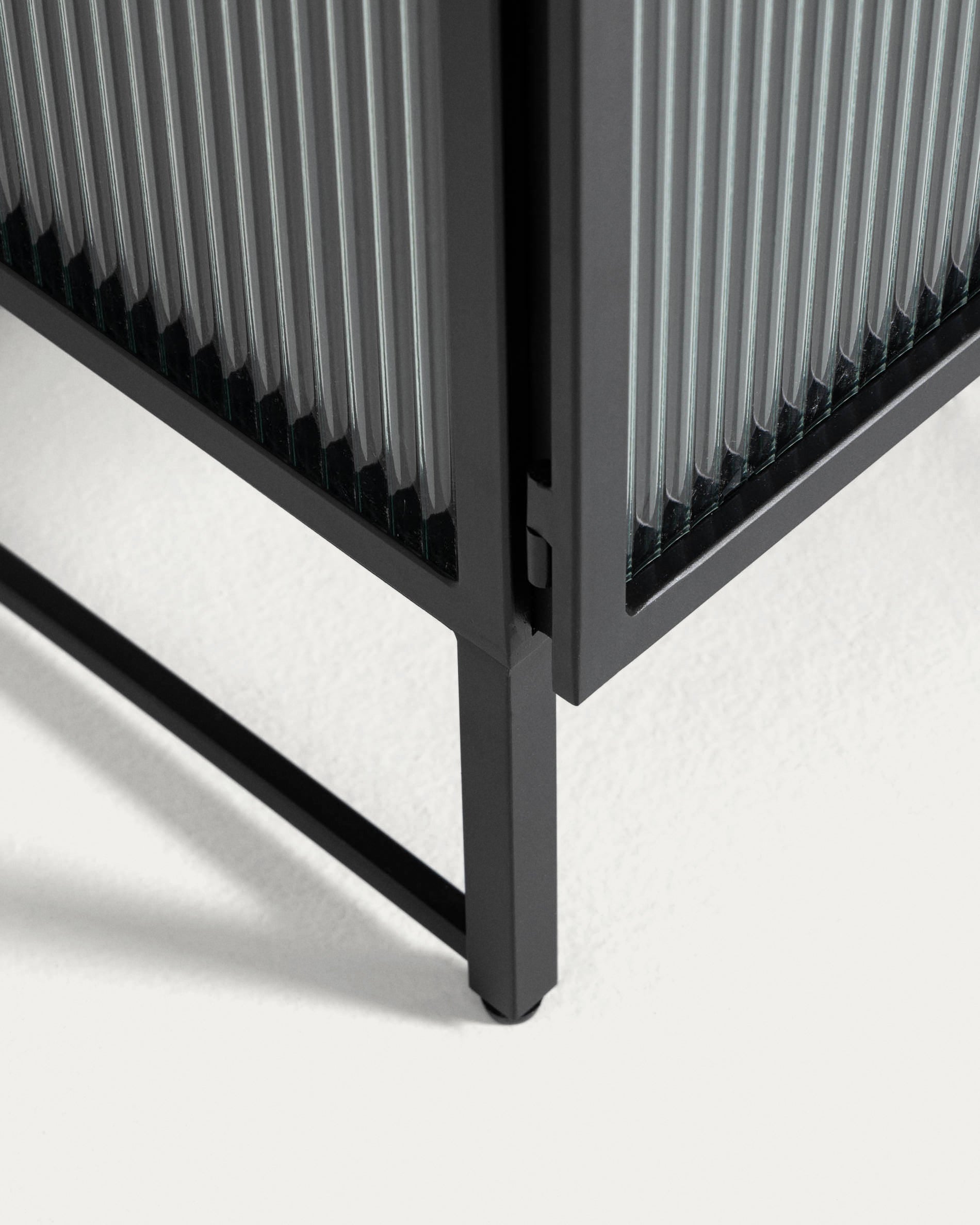 Trixie glass cabinet 70 x 143 cm - Detail