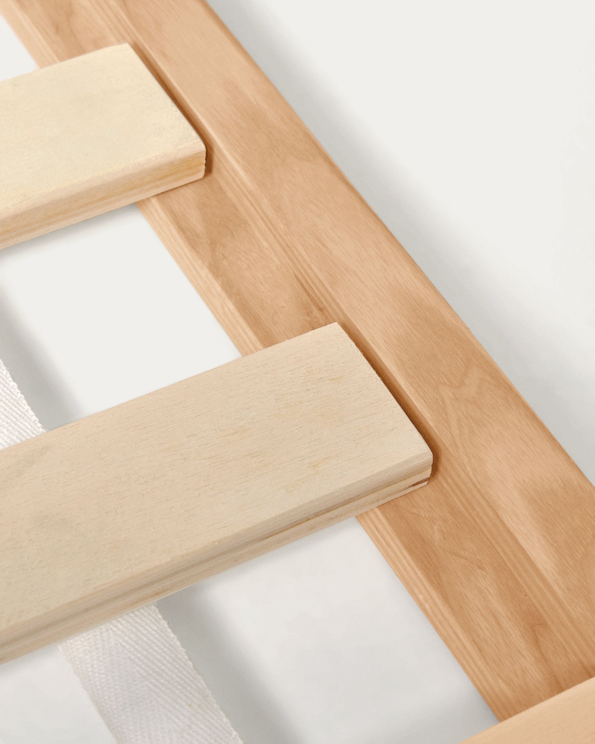 Maralis teepee bed made of solid beech wood with a natural finish, for 70 x 140 cm mattresses - Detail