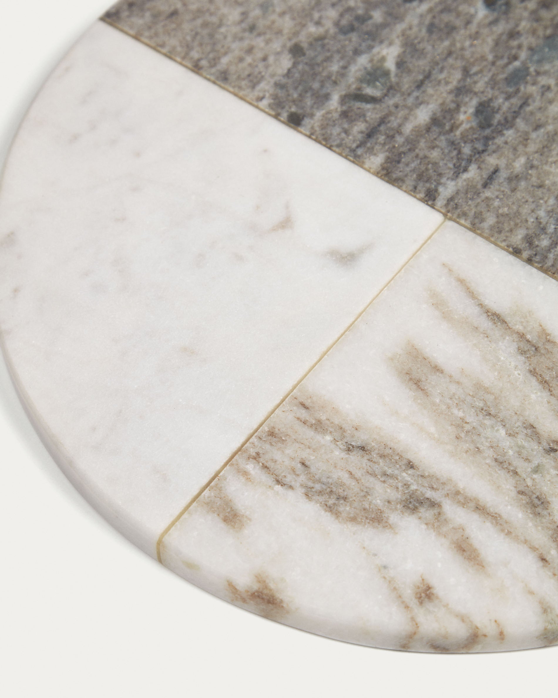 Xamila large round serving board in multicoloured marble - Detail