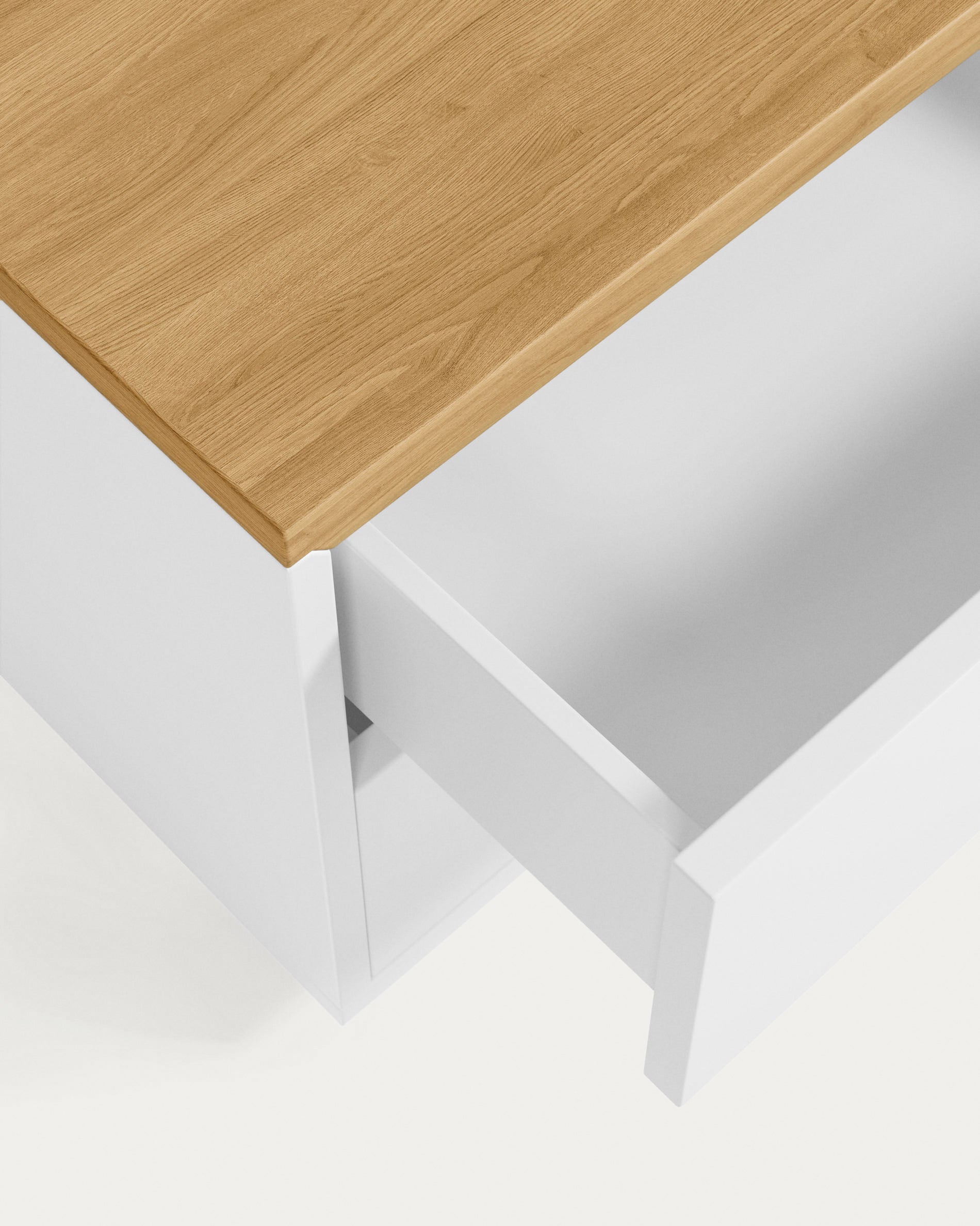 Abilen oak veneer and white lacquer bedside table 53 x 44 cm FSC 100% - Detail