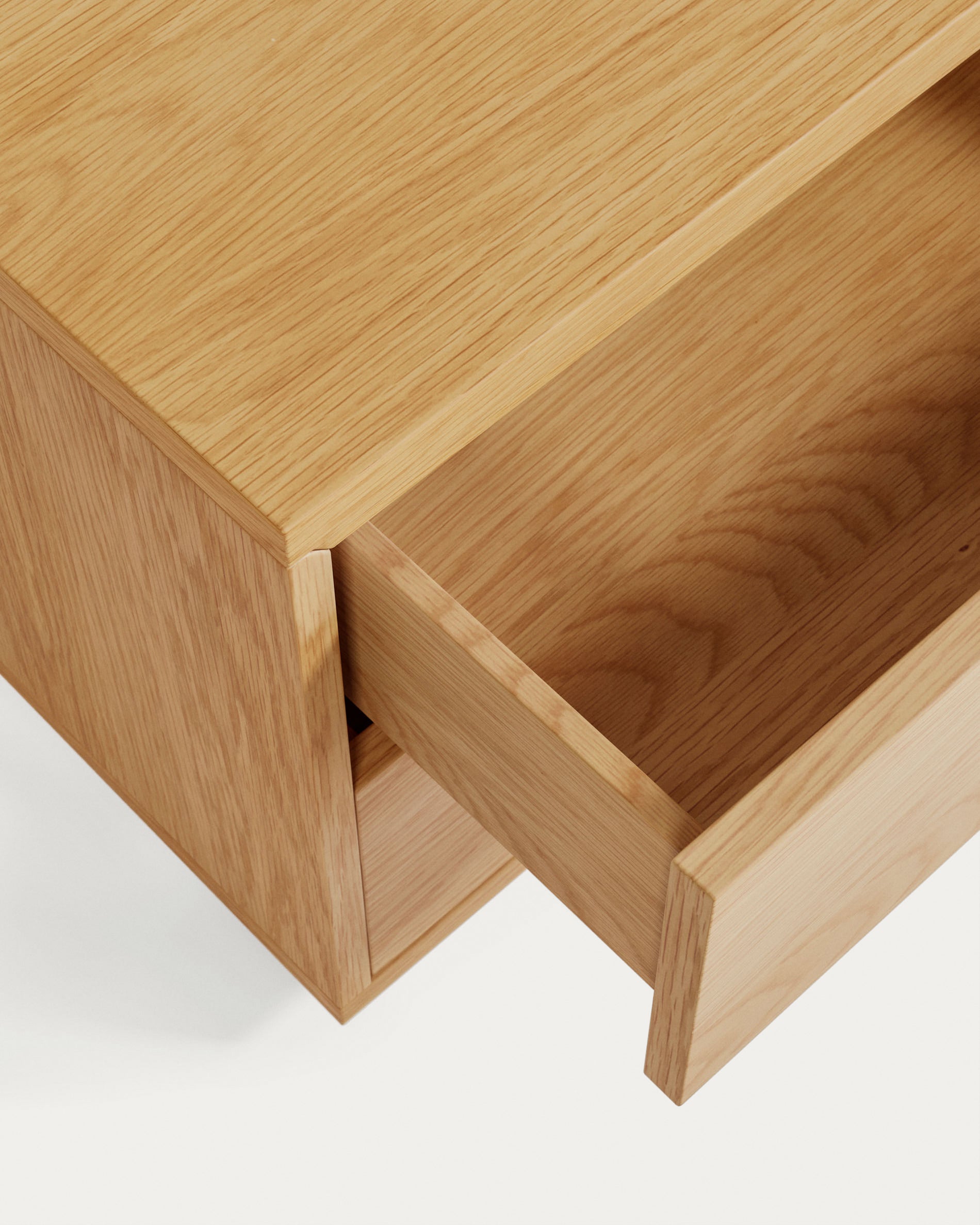 Abilen oak veneer and white lacquer bedside table, 53 x 44 cm, certified FSC 100% - Detail