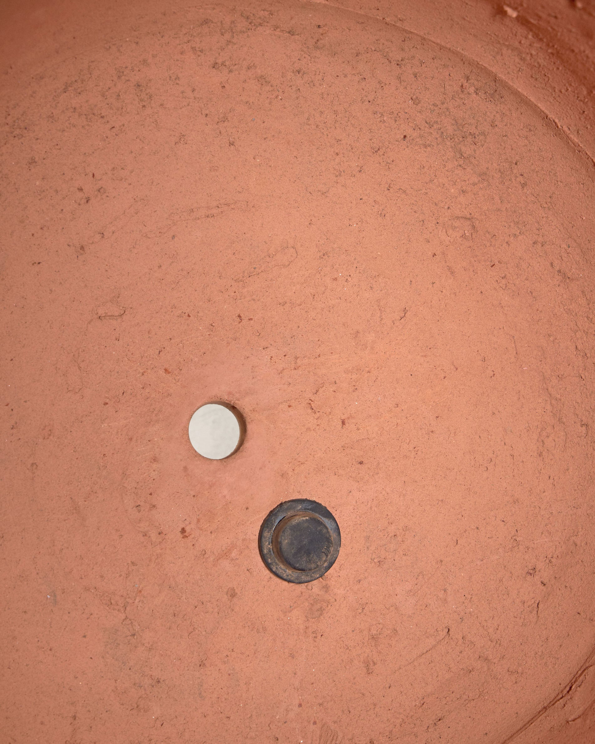 Karlina set of 2 terracotta plant pots with dishes, Ø 33 cm / Ø 24 cm - Detail