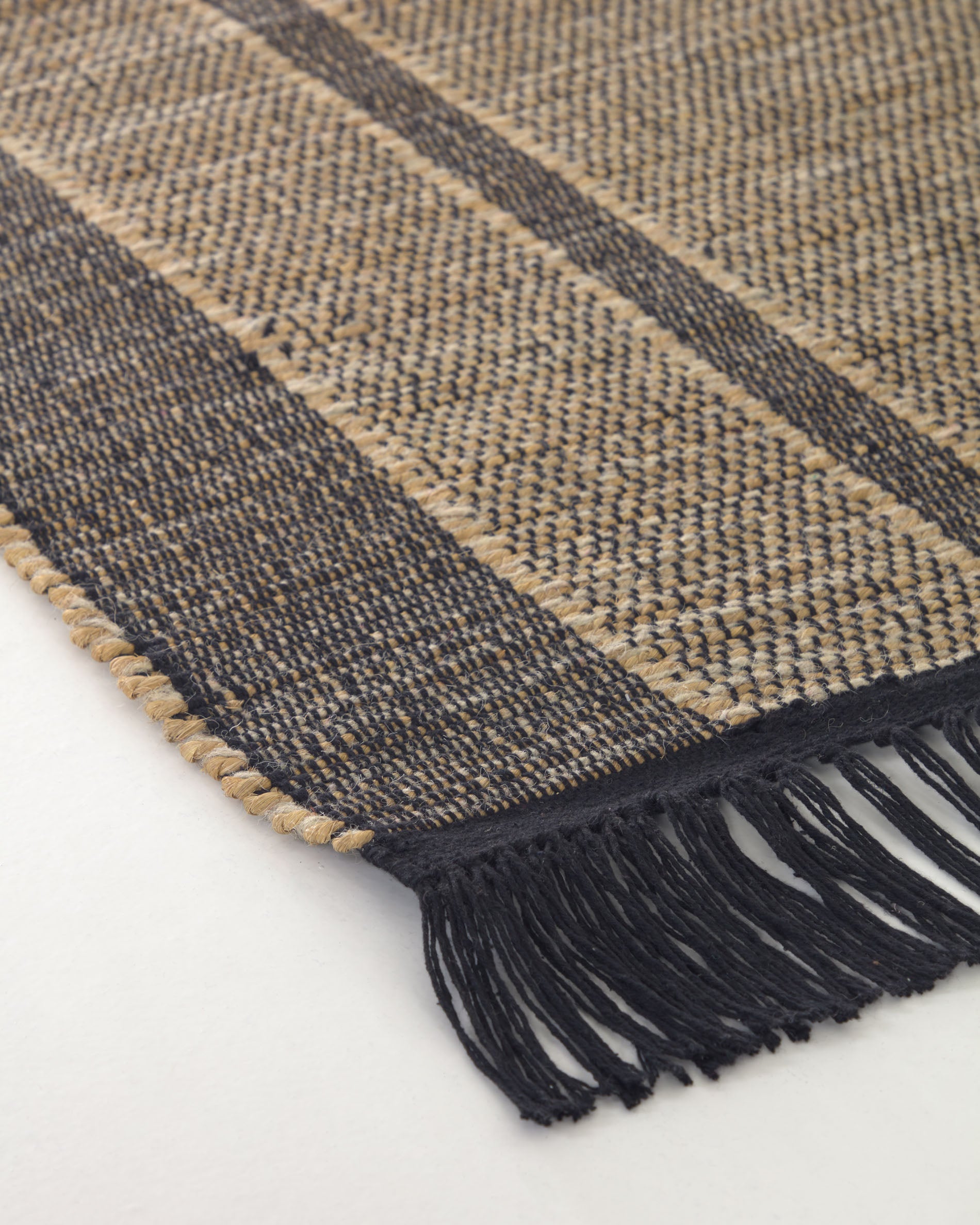 Brunilda black and brown rug 200 x 300 cm - Detail