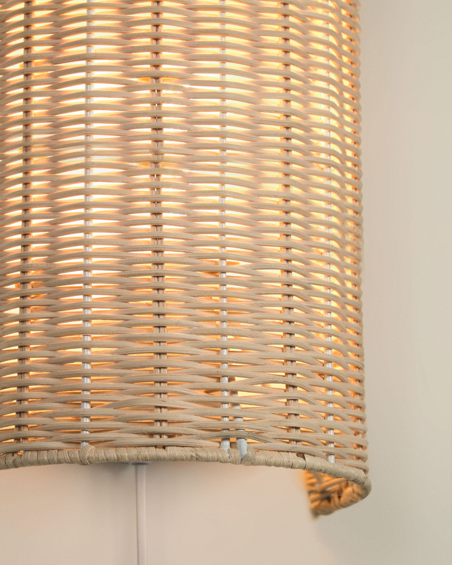 Kimjit wall light in rattan with natural finish - Detail