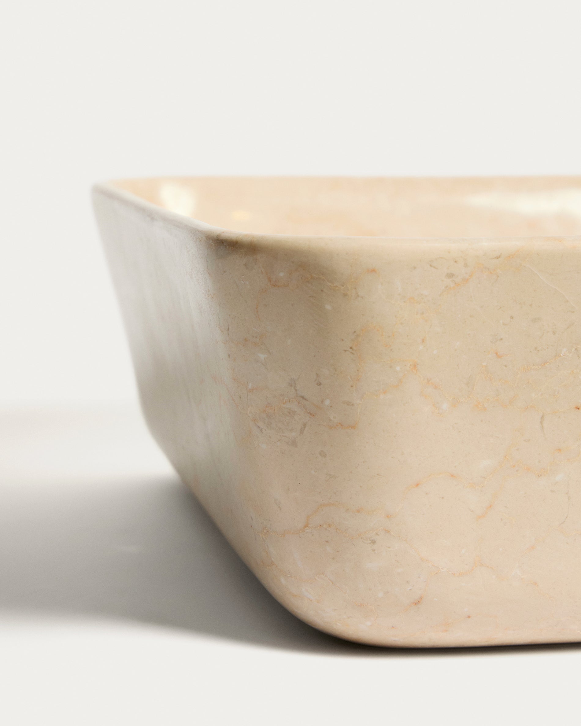 Darnen beige marble countertop washbasin 55 x 35cm - Detail