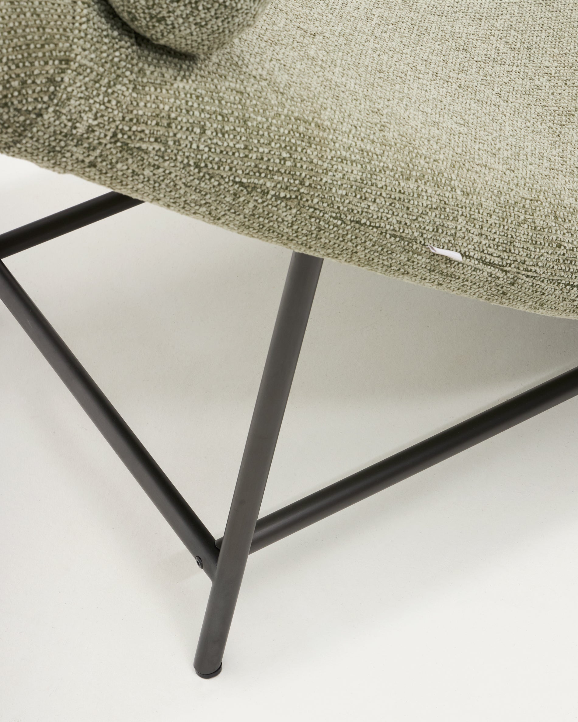 Osla divan in green chenille with brushed graphite stainless steel legs 174 cm - Detail