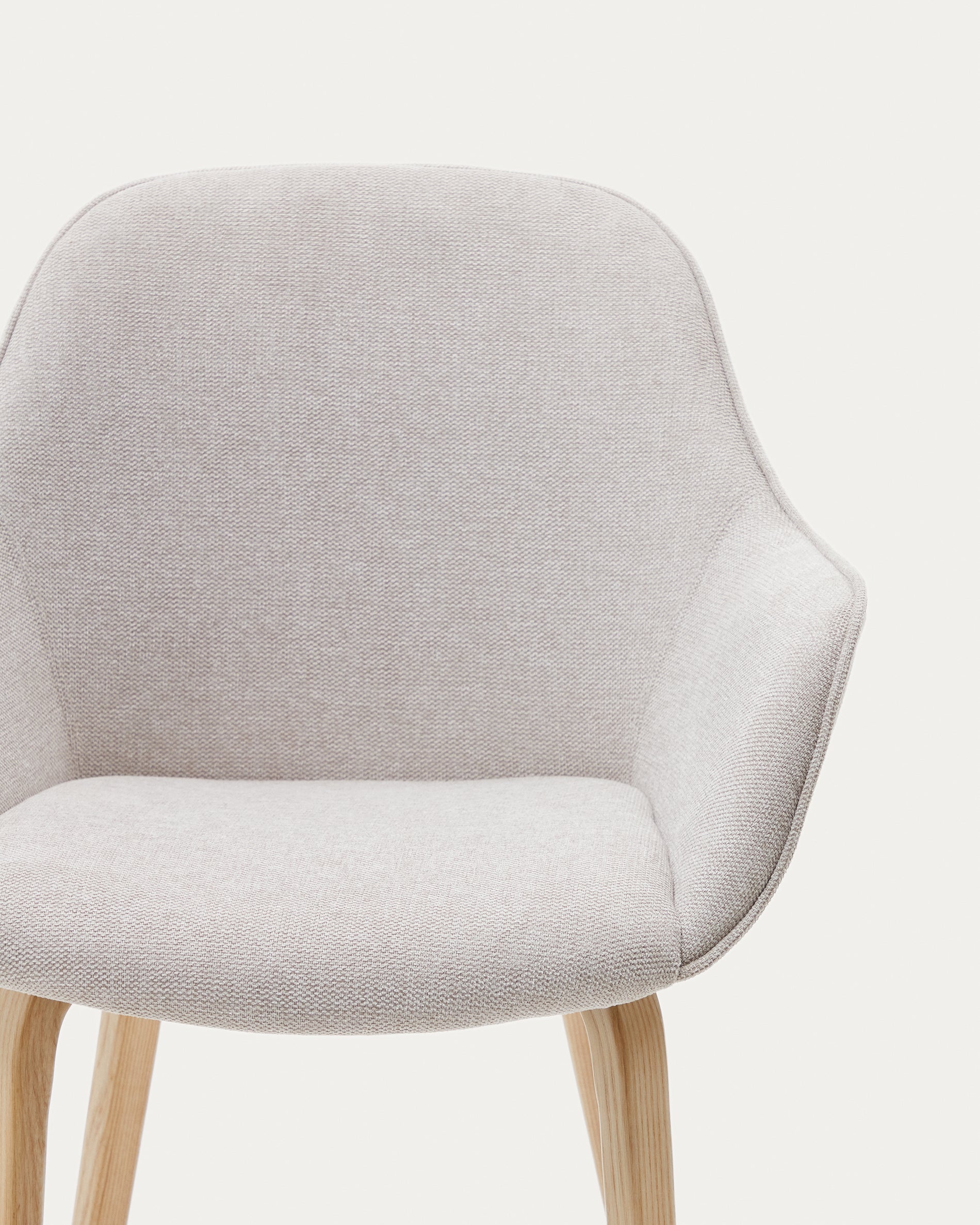 Aleli beige chenille chair with solid ash wood legs and natural finish - Detail
