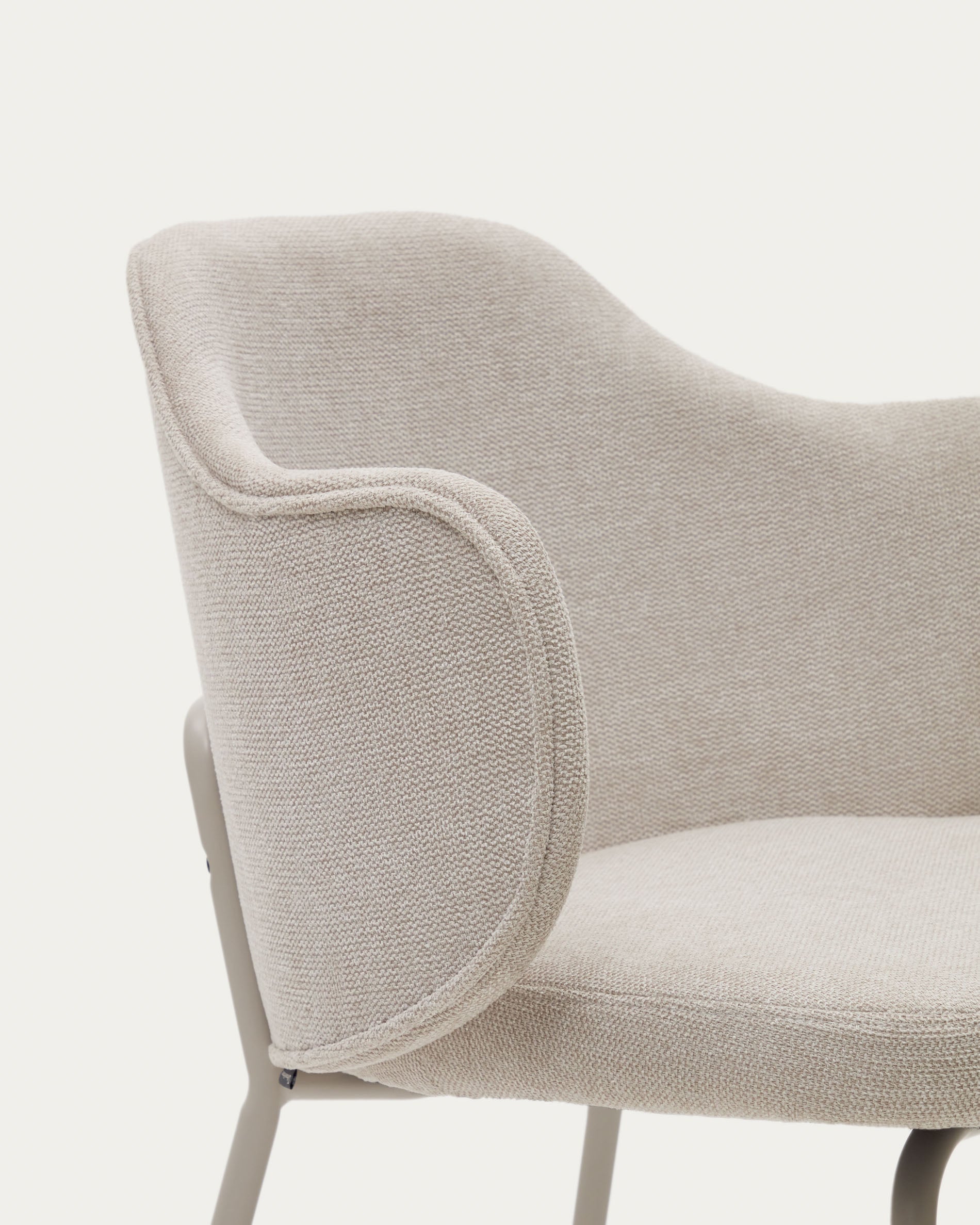 Yunia chair in beige with steel legs in a painted beige finish FSC 100% - Detail
