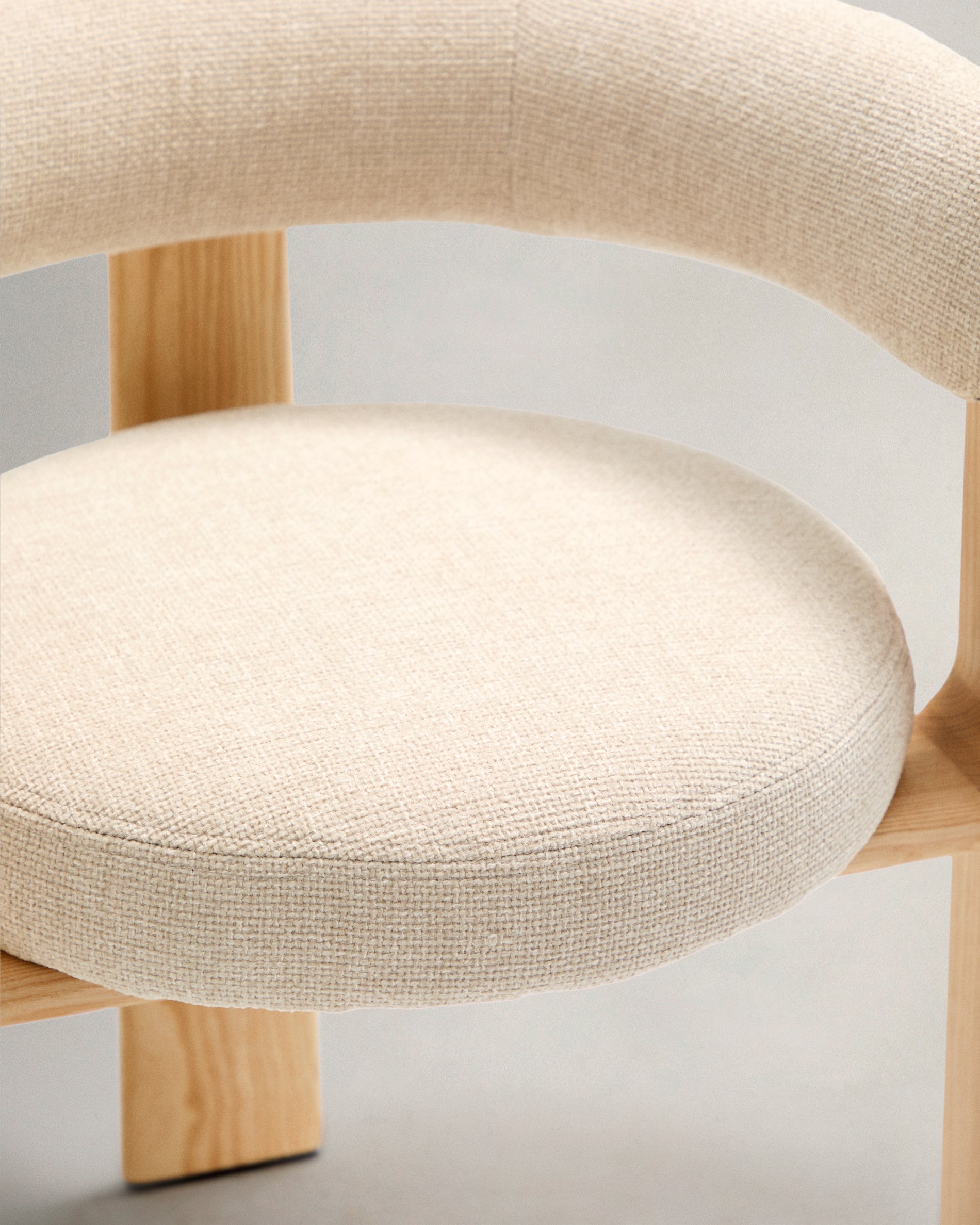Granite 3-legged chair in beige chenille and solid ash wood in a natural tone finish FSC 100% - Detail