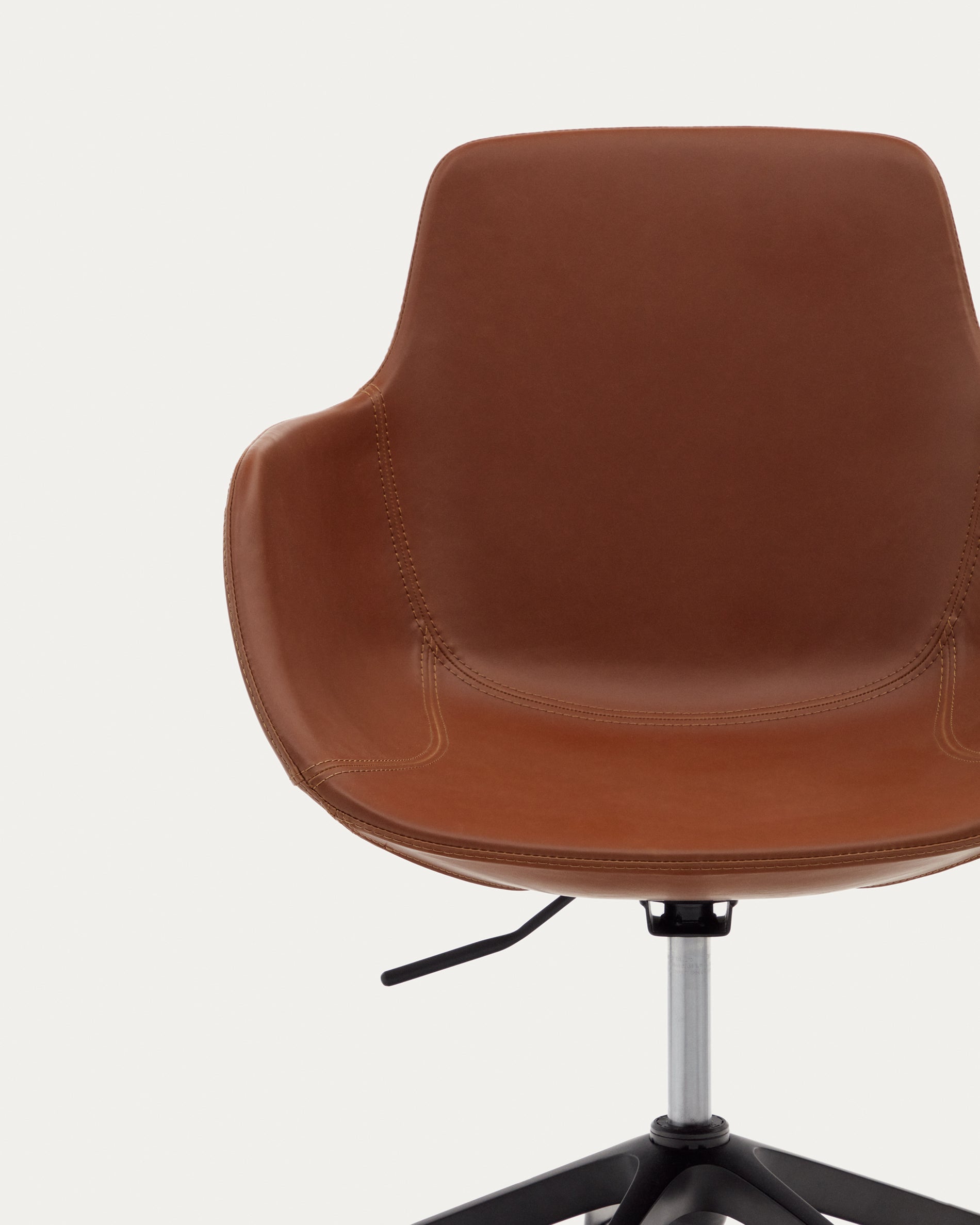 Tissiana desk chair in brown faux leather and aluminium with matte black finish - Detail