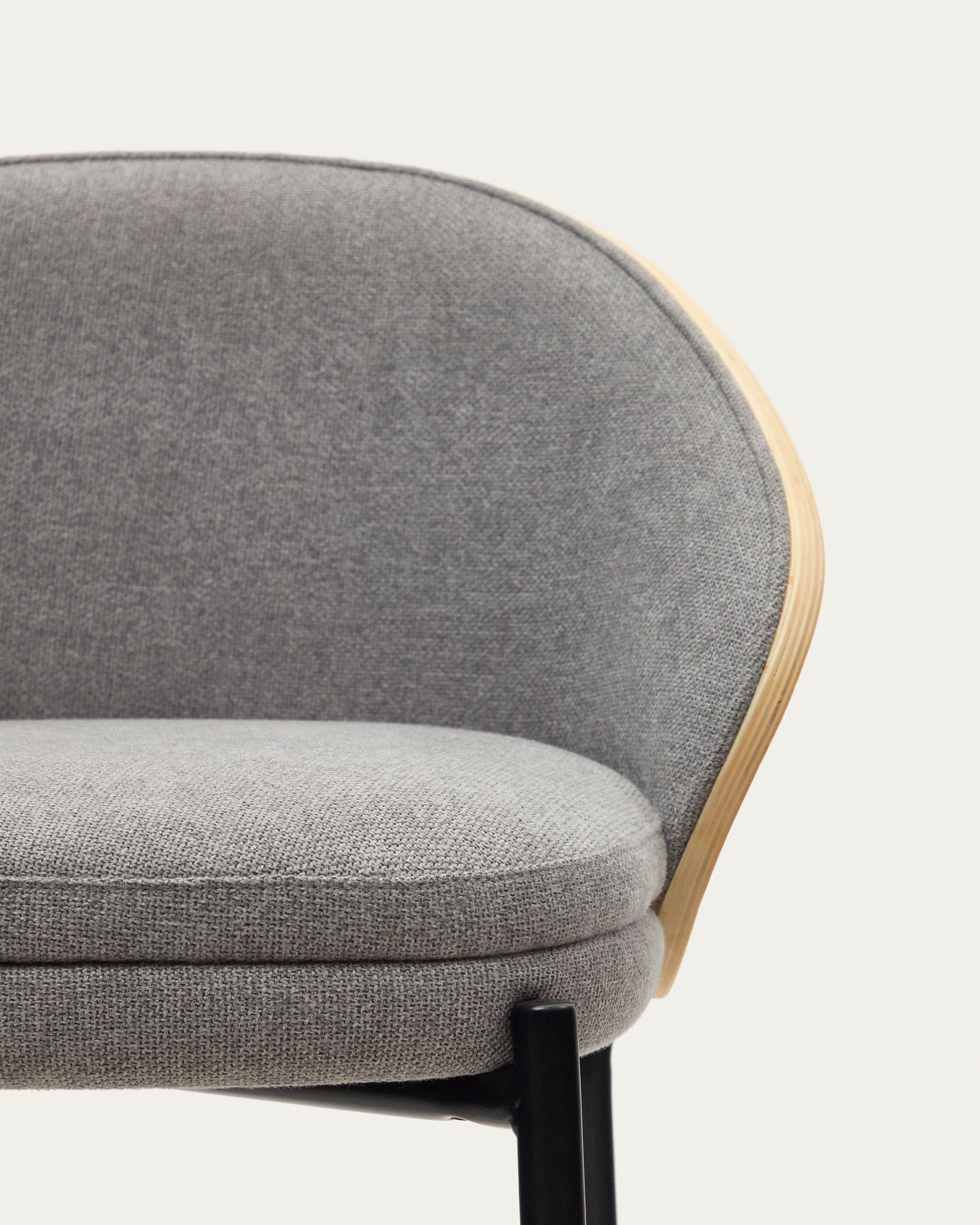 Eamy stool light grey chenille and ash wood veneer with a natural finish and black metal, 77 cm - Detail