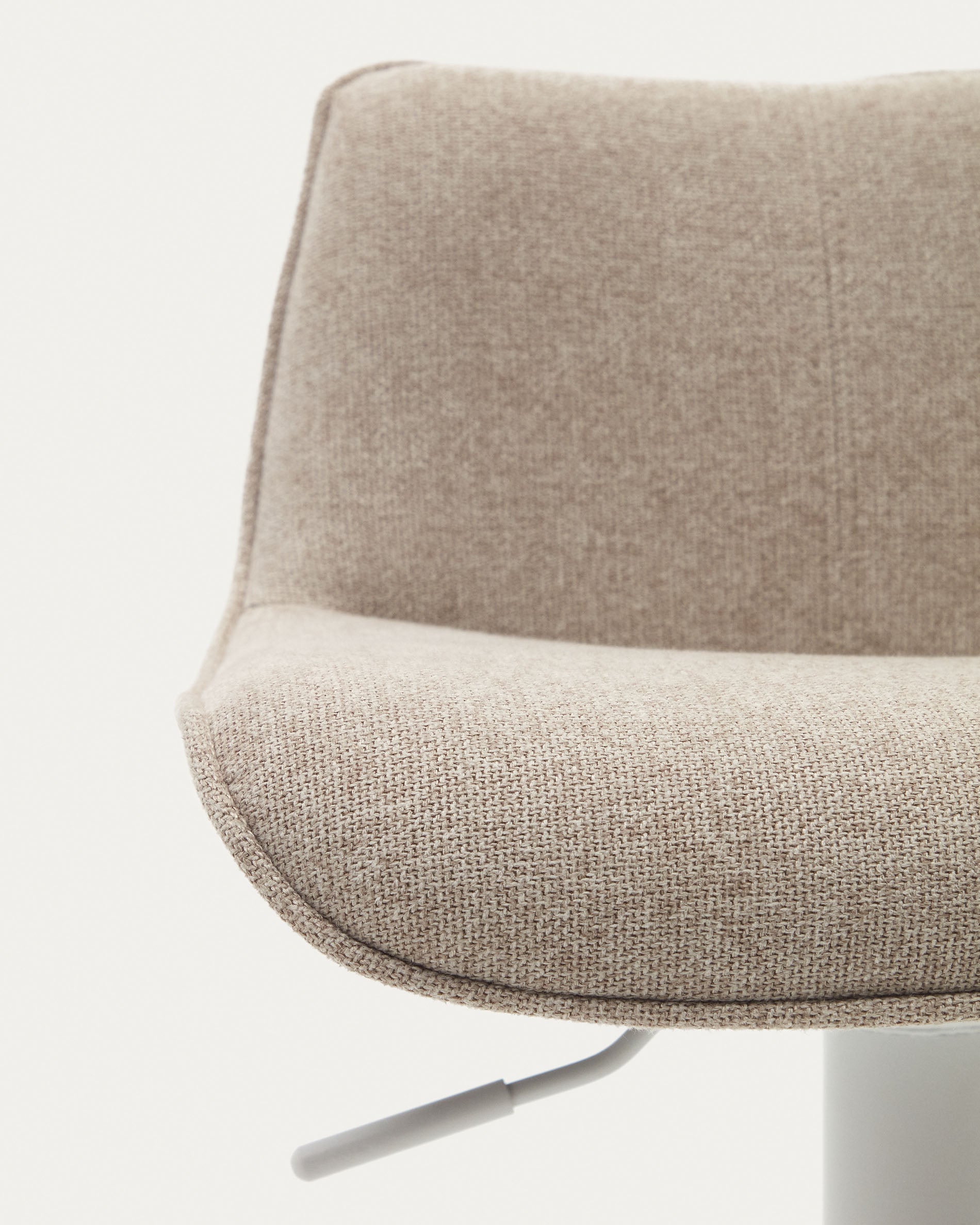Zenda stool in beige chenille and matt white steel 81-102 cm FSC 100% - Detail