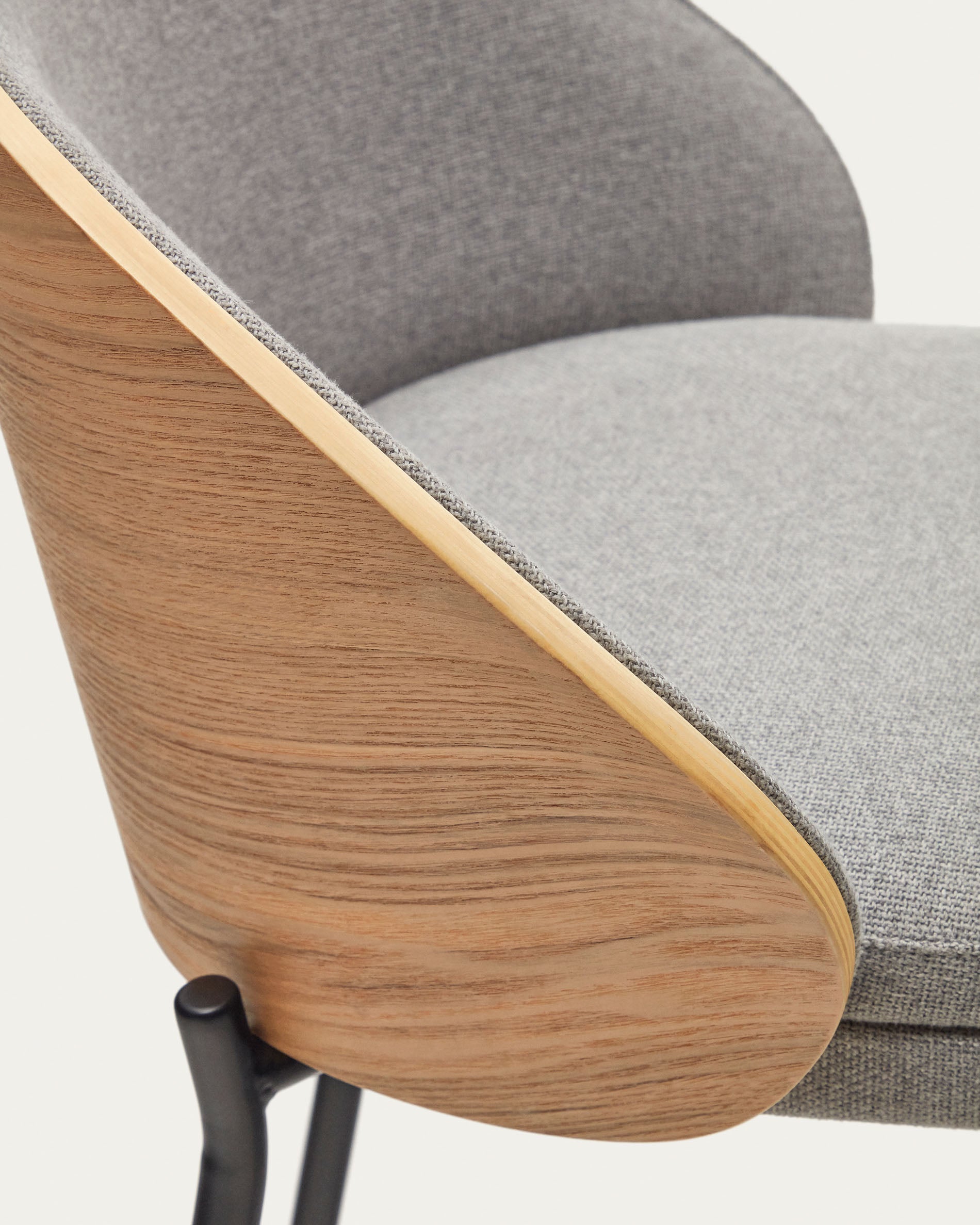 Eamy stool light grey chenille and ash wood veneer with a natural finish and black metal, 65 cm - Detail