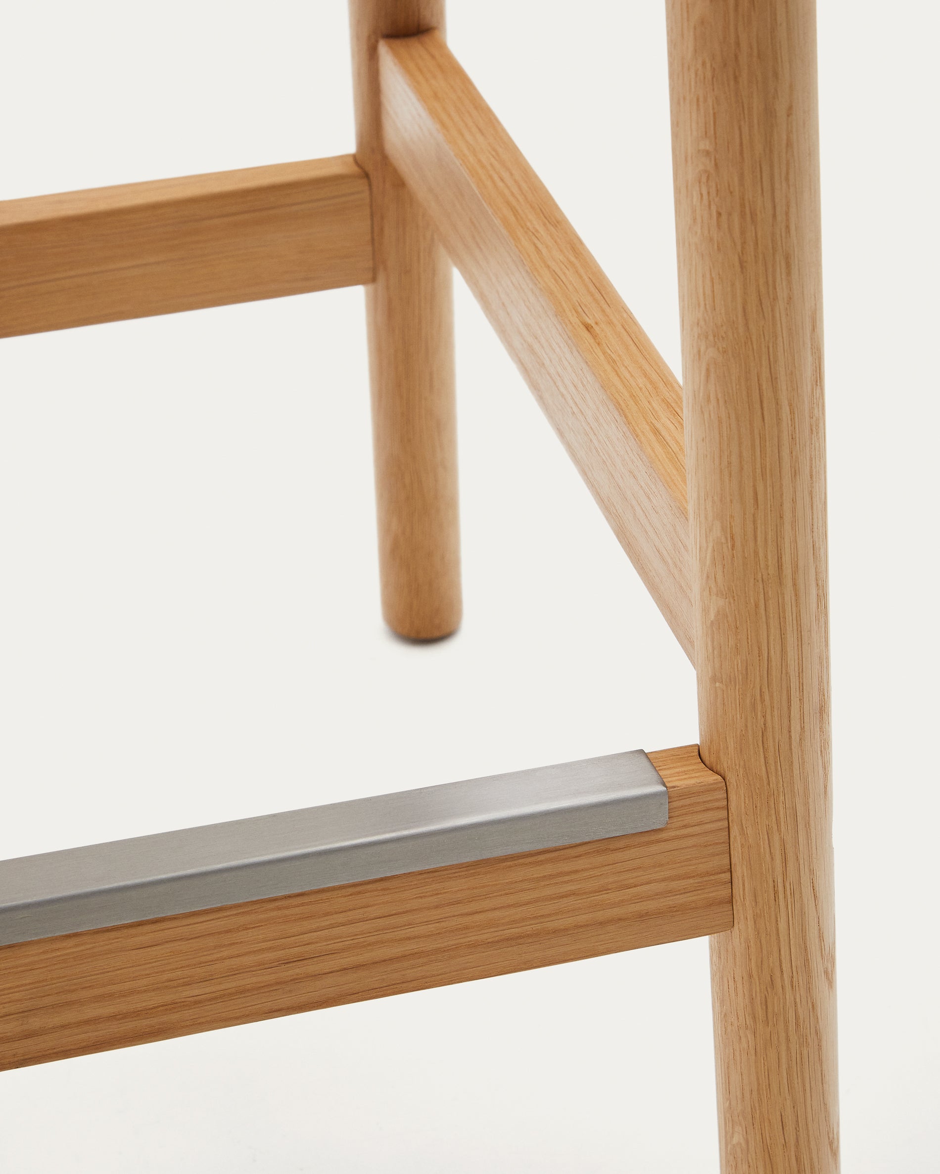 Yalia stool in solid oak wood in a natural finish and rope cord, height 65 cm FSC 100% - Detail