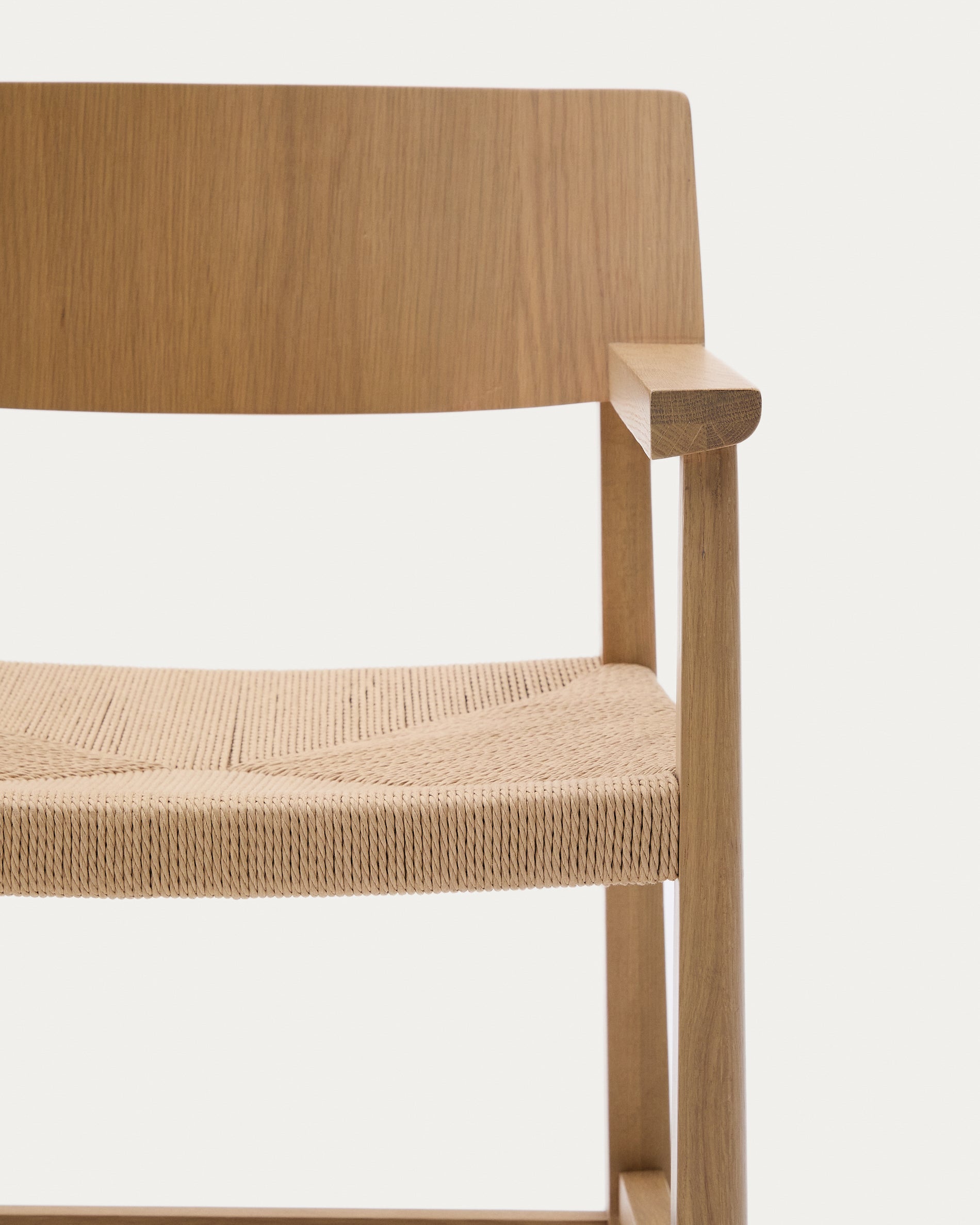 Idun chair made of FSC Mix Credit solid oak wood with natural tone finish and rope cord seat