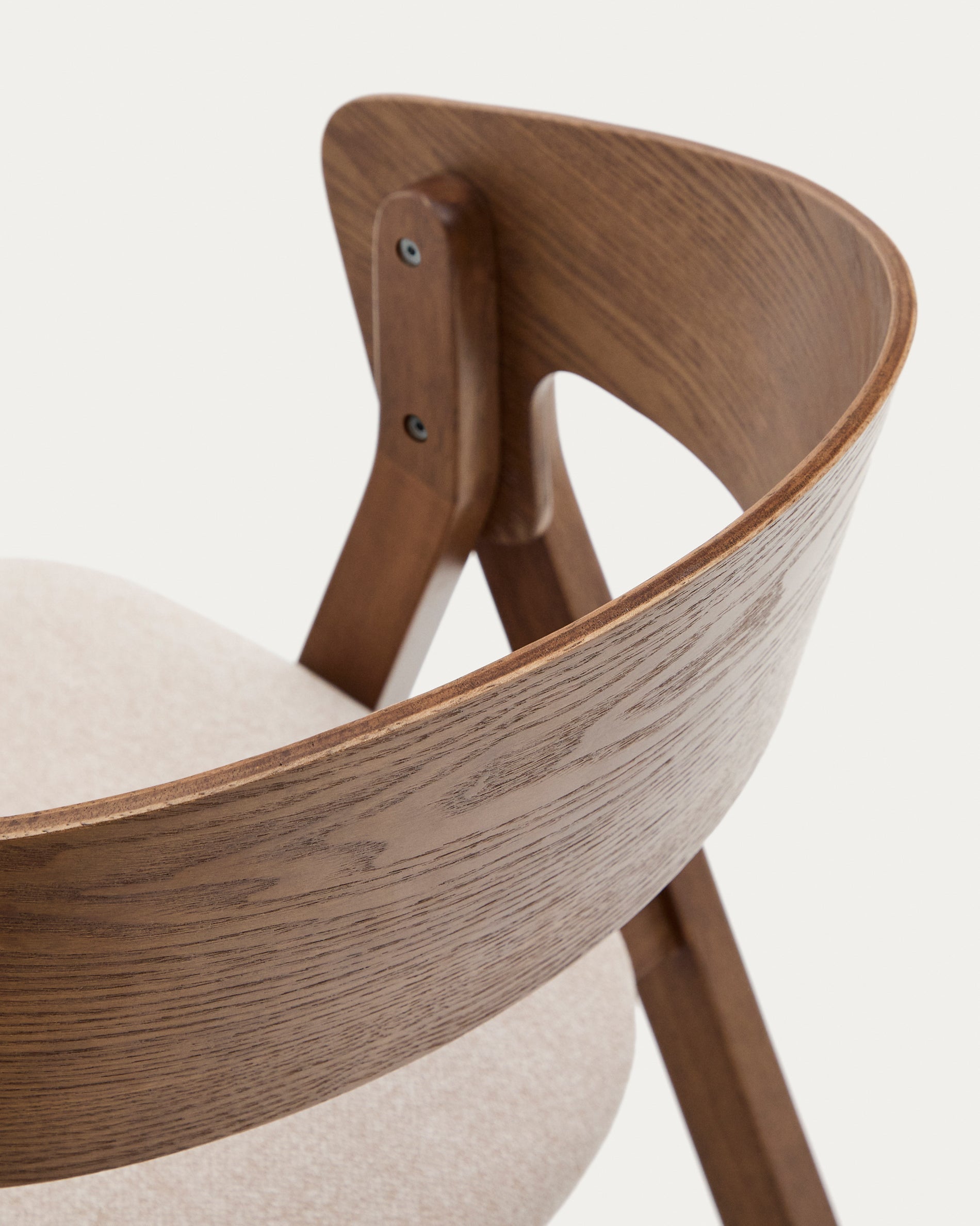 Godia chair in ash veneer with a wenge finish and beige chenille - Detail