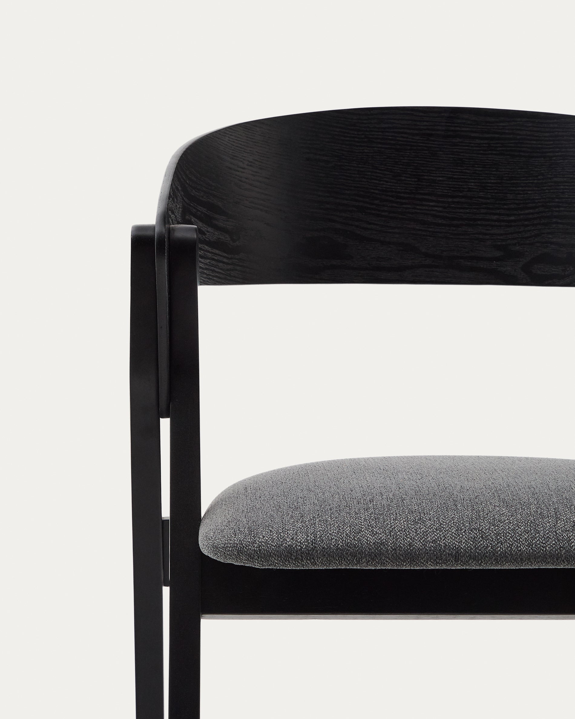 Godia chair in ash veneer with a black finish and grey chenille - Detail