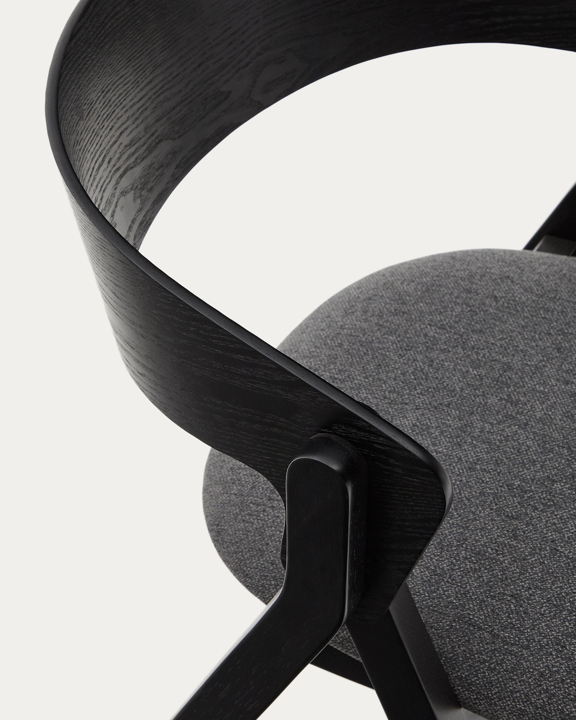 Godia chair in ash veneer with a black finish and grey chenille - Detail