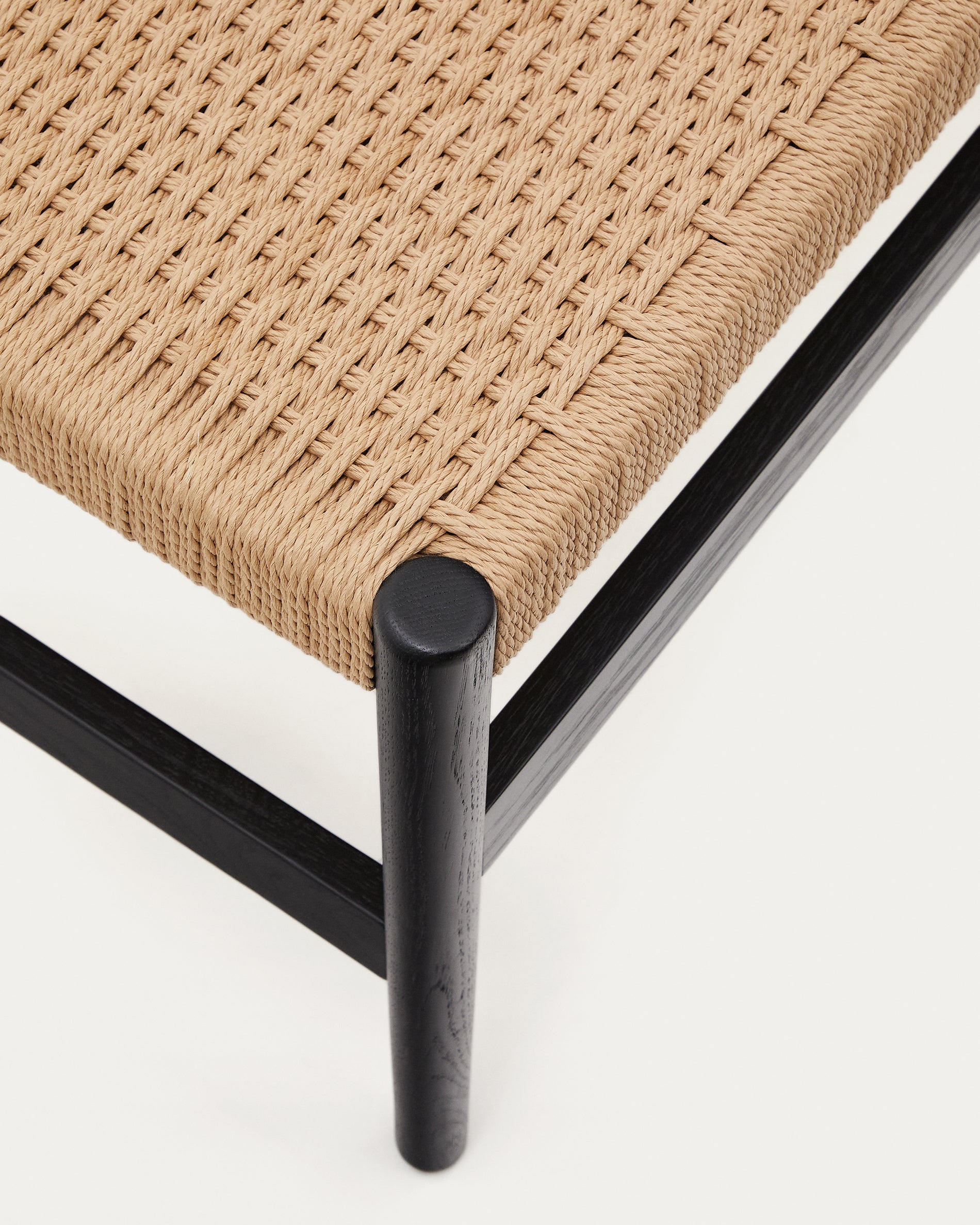 Zaide bench made of solid oak wood in a black finish and rope cord seat, 120 cm, FSC 100% - Detail
