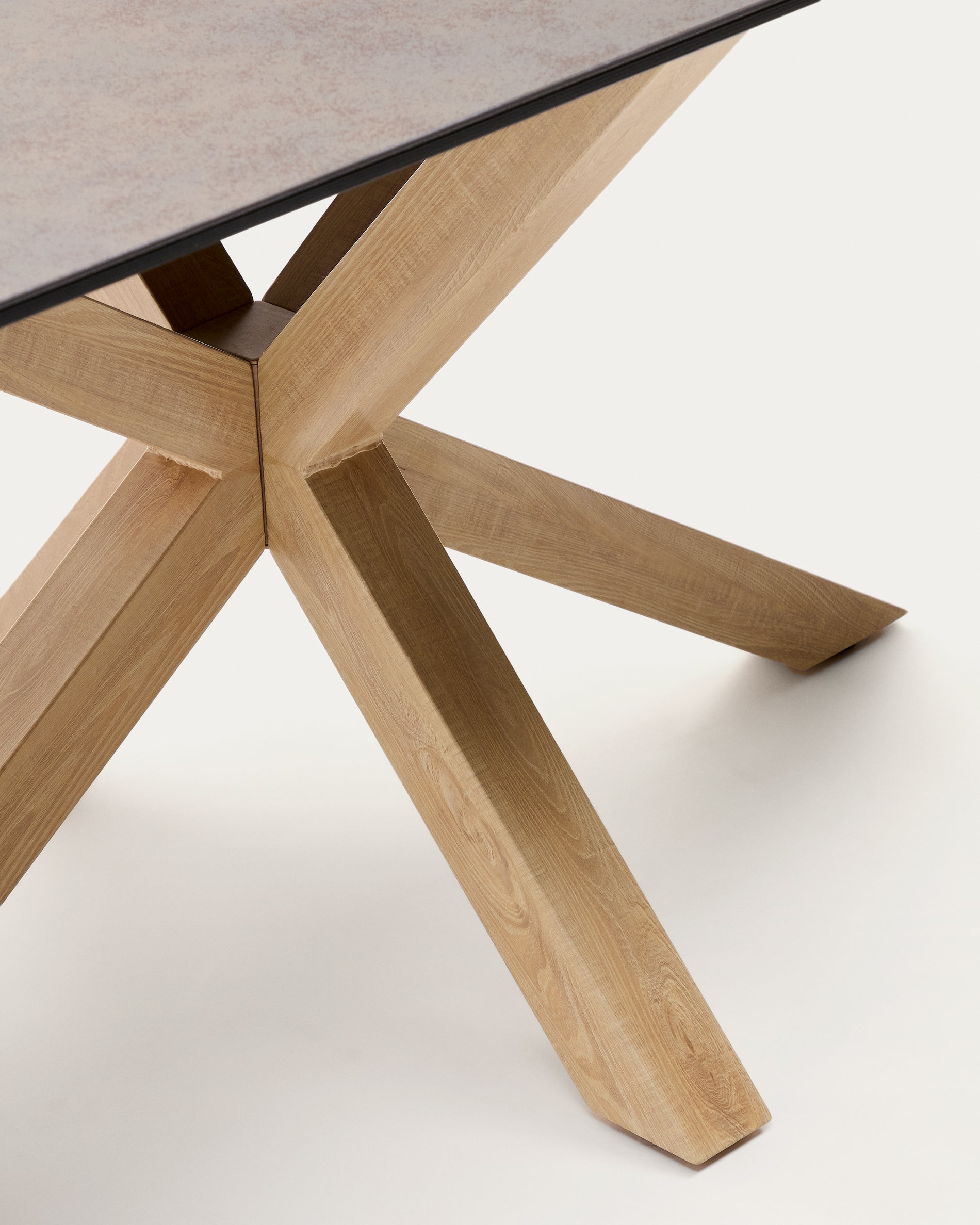 Argo table in Iron Moss porcelain and wood-effect steel legs, 180 x 100 cm - Detail