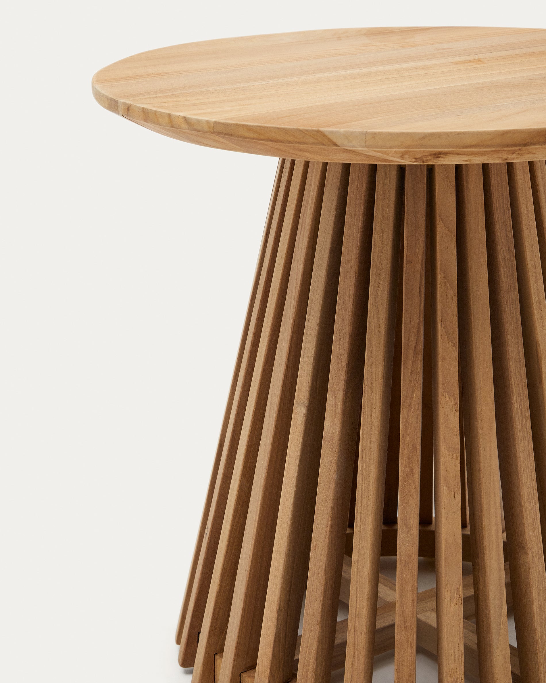 Jeanette round solid teak wood side table, Ø 50 cm - Detail