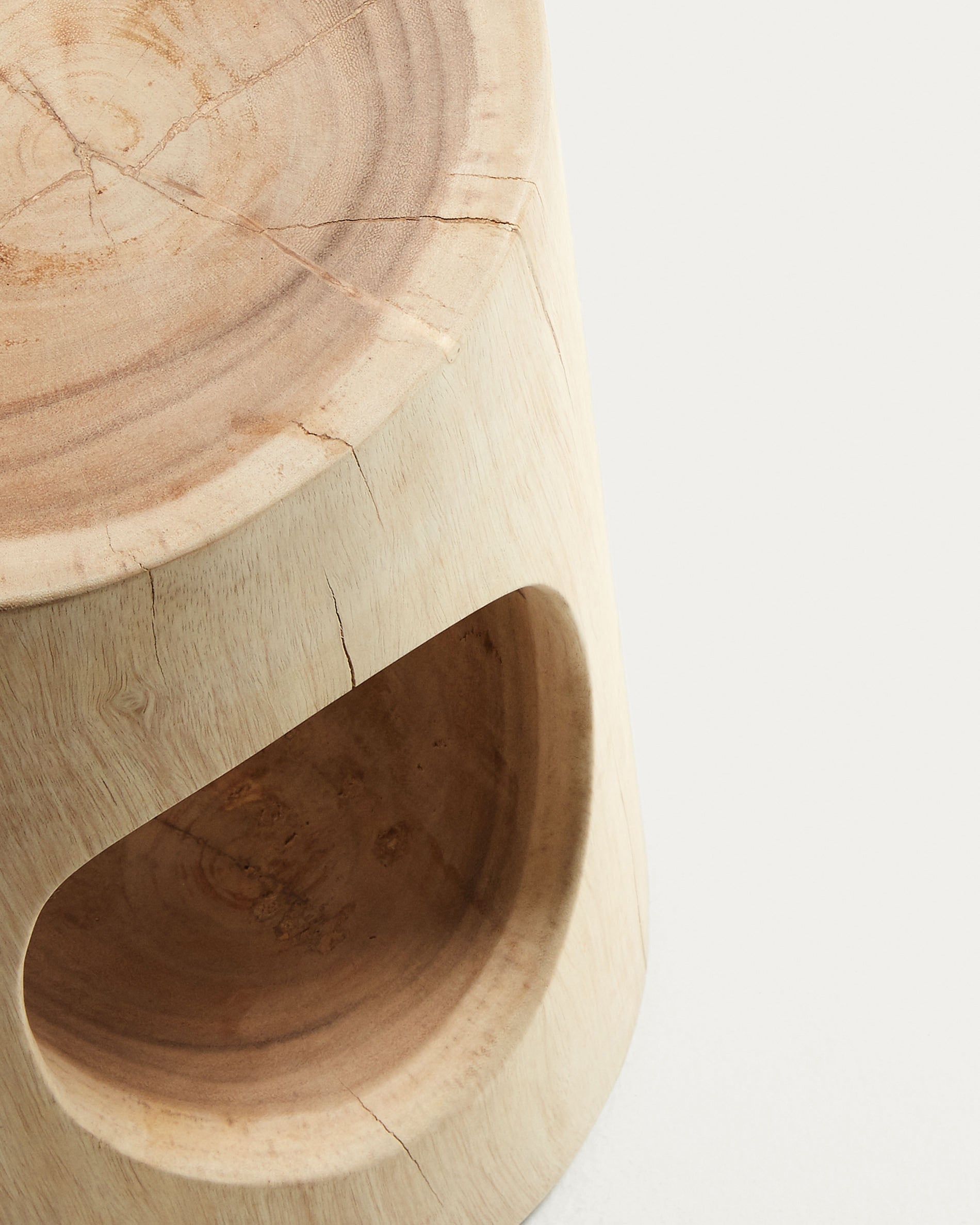 Halker solid rain tree wood side table, Ø 30 cm - Detail