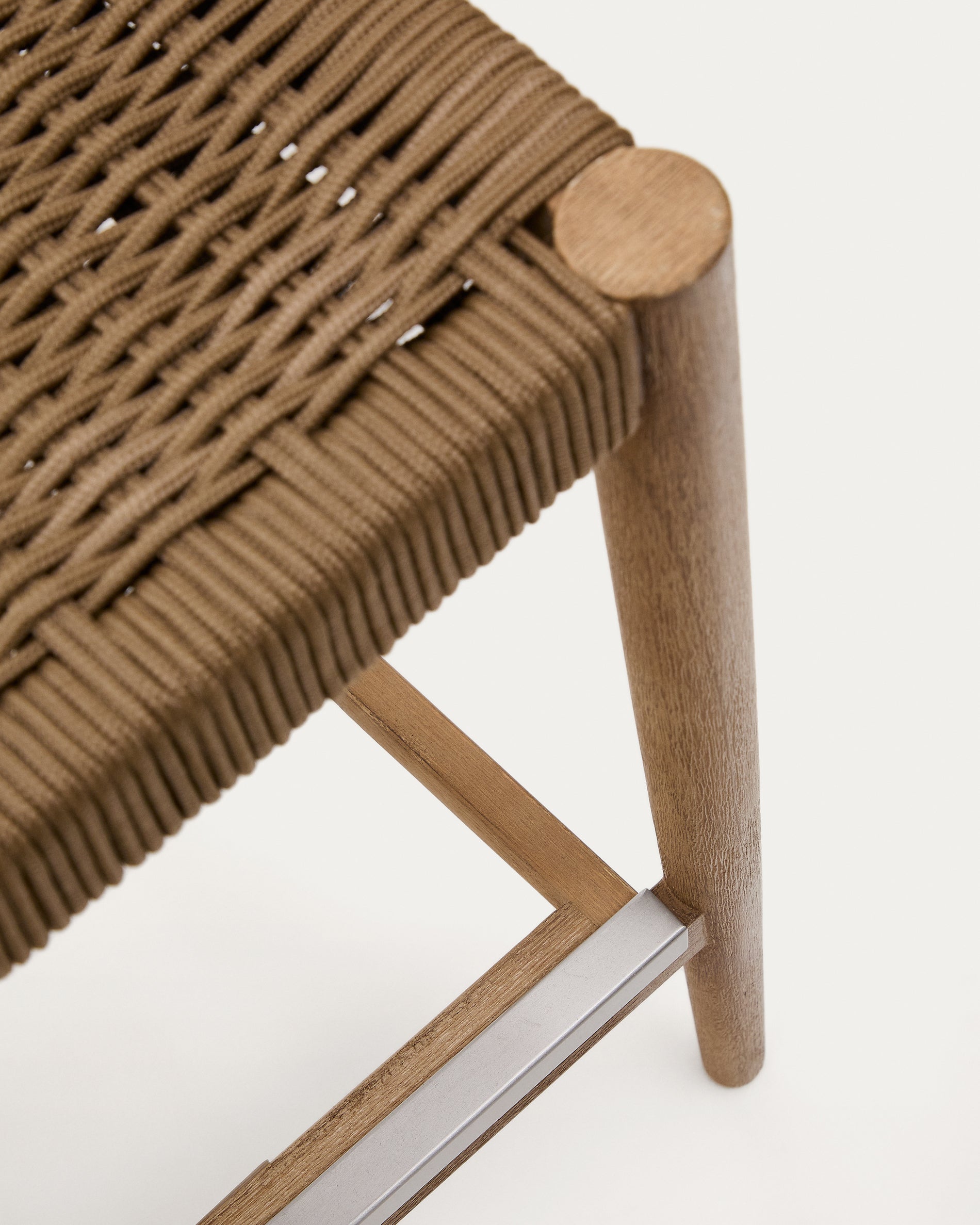 Nina stool in solid acacia wood, height 76 cm FSC 100% - Detail