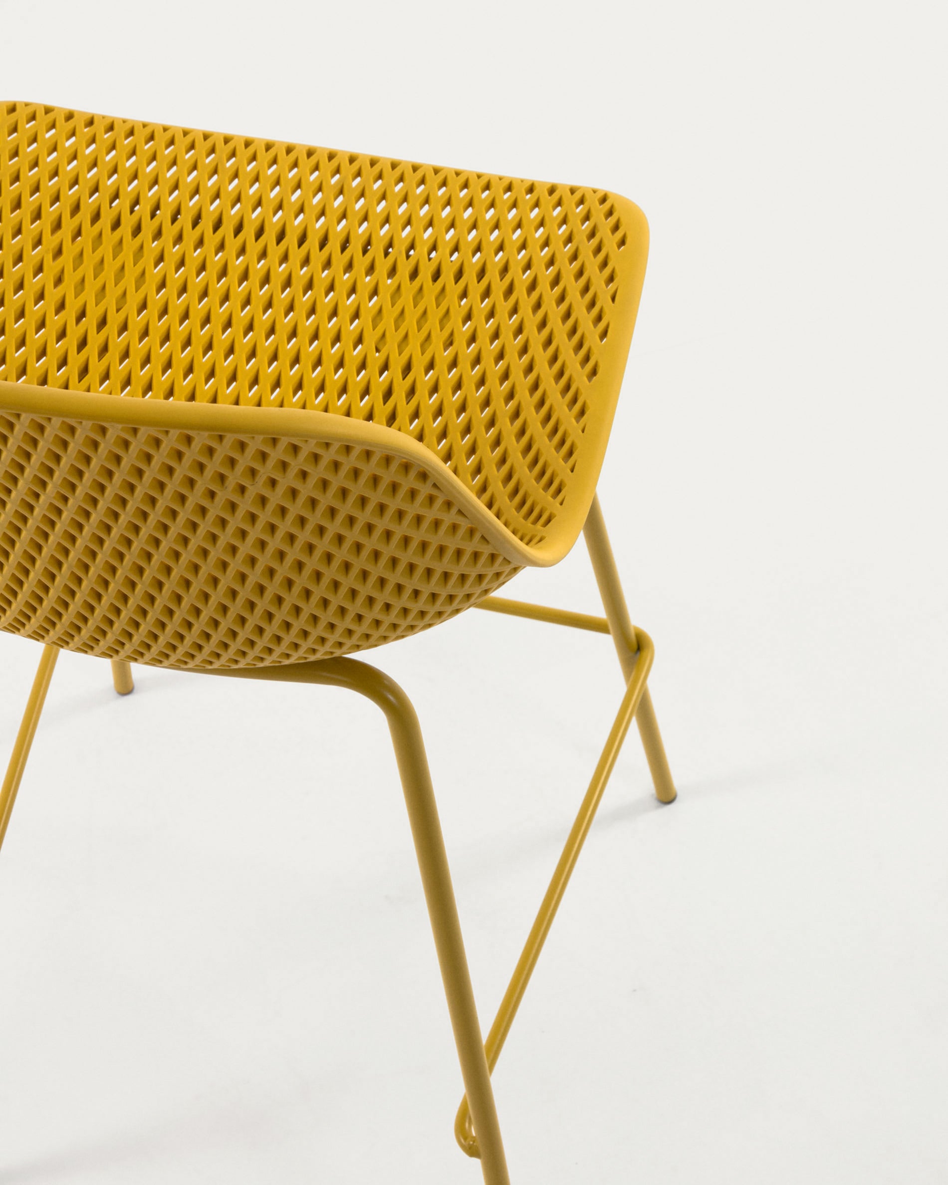 Quinby outdoor stool in yellow, height 75 cm - Detail