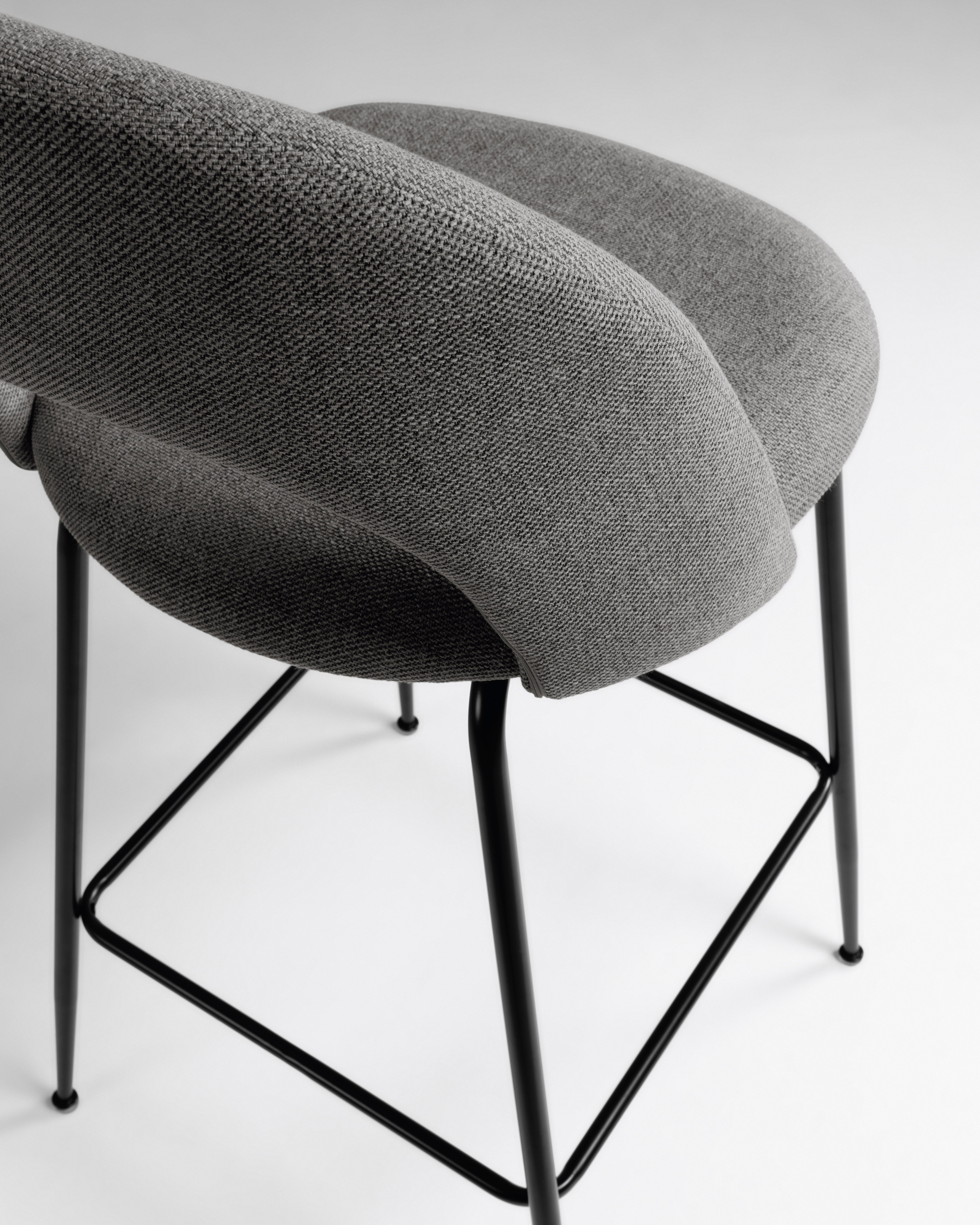 Mahalia dark grey stool height 63 cm FSC 100% - Detail