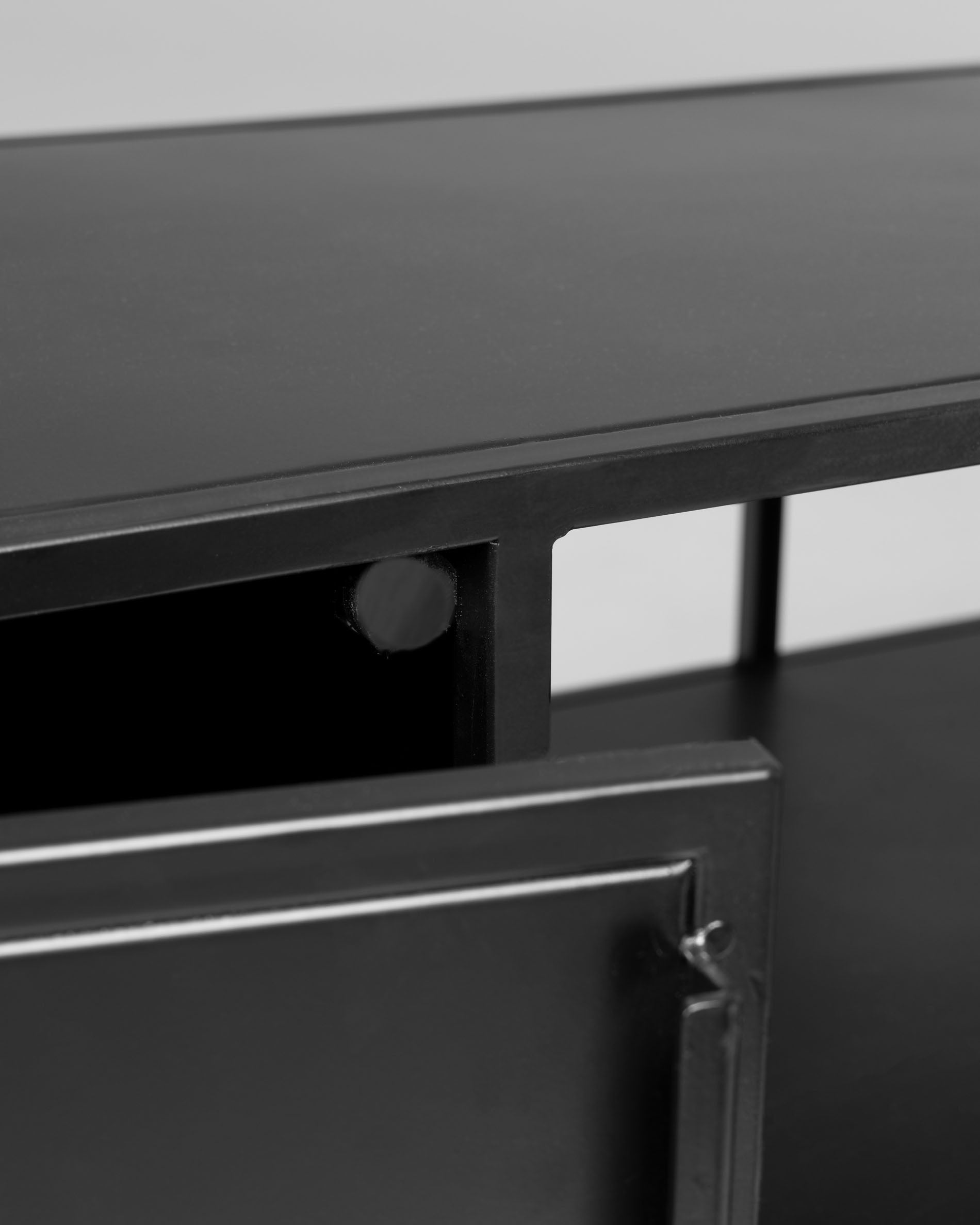 Shantay metal TV stand in a painted black finish with 1 door and drawer, 150 x 50 cm - Detail