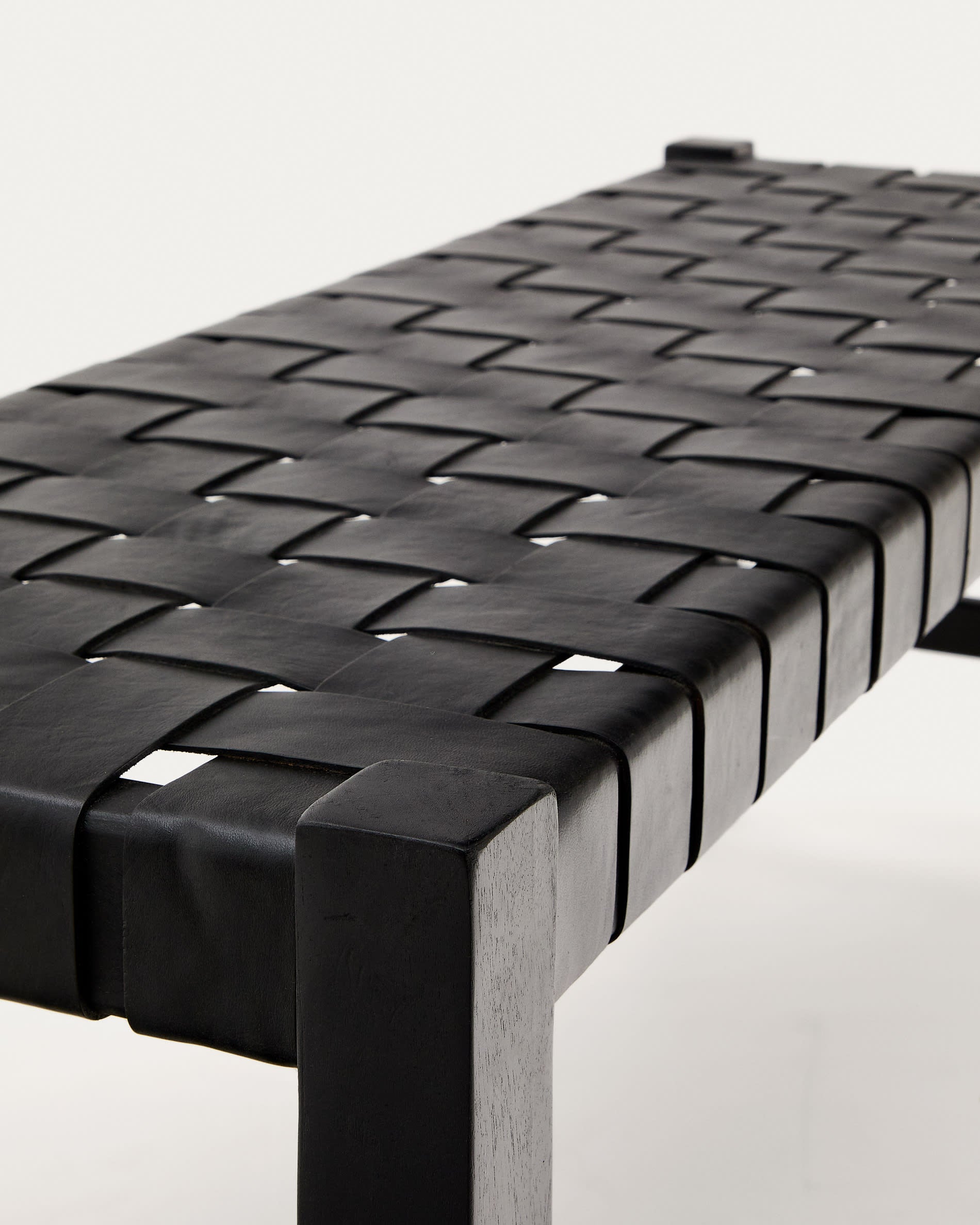 Calixta pad leather és tömör mahagóni fa fekete felülettel 120 cm
