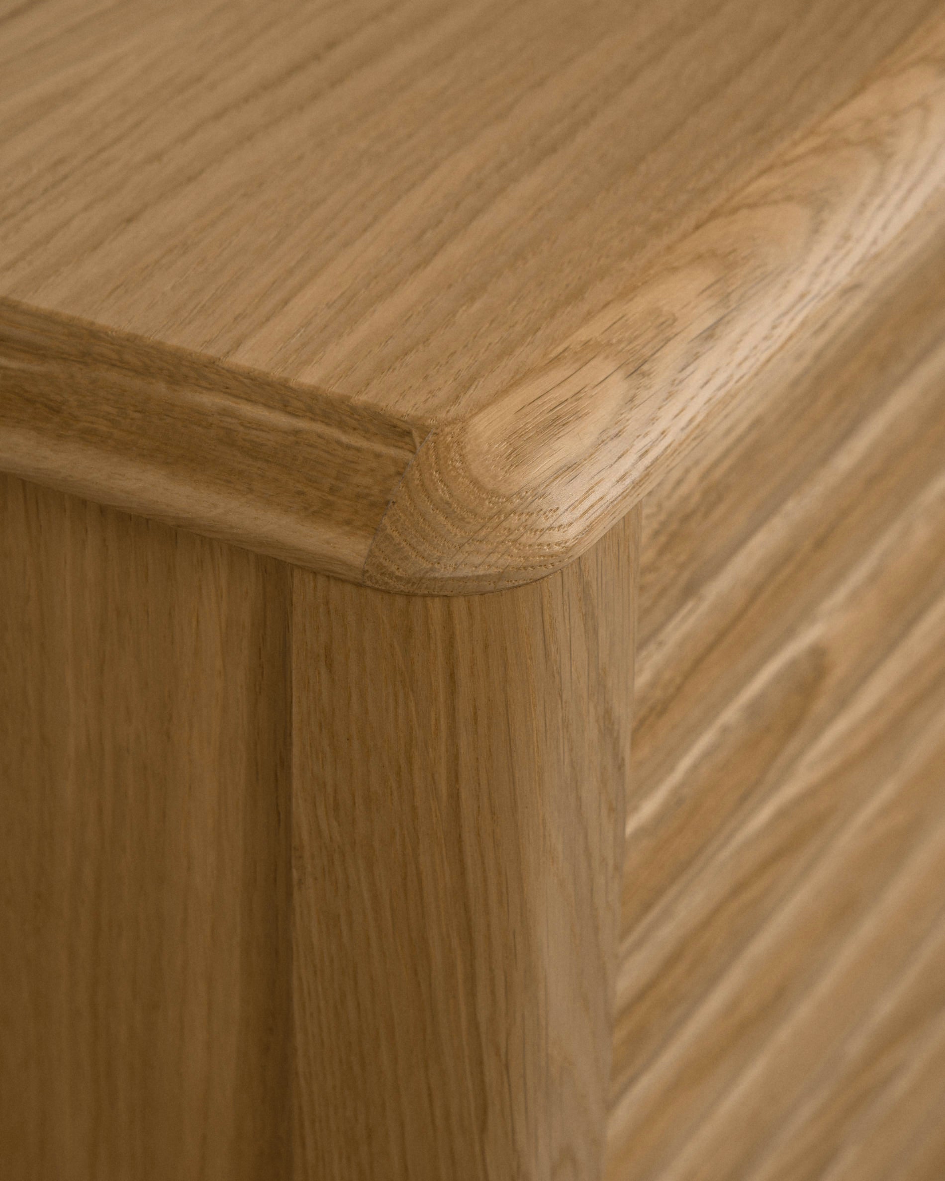 Lenon oak wood and veneer sideboard with 3 doors & 3 drawers, 200 x 86 cm FSC MIX Credit - Detail
