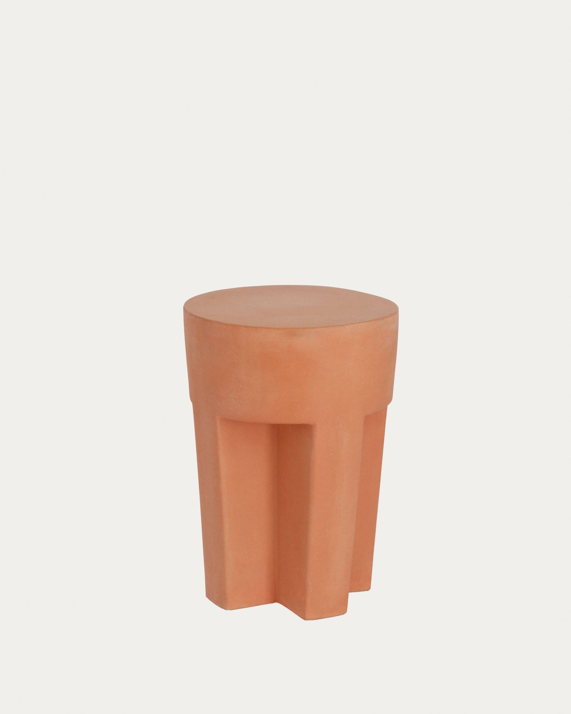 Vilena round outdoor terracotta side table, Ø 33 cm - Product View