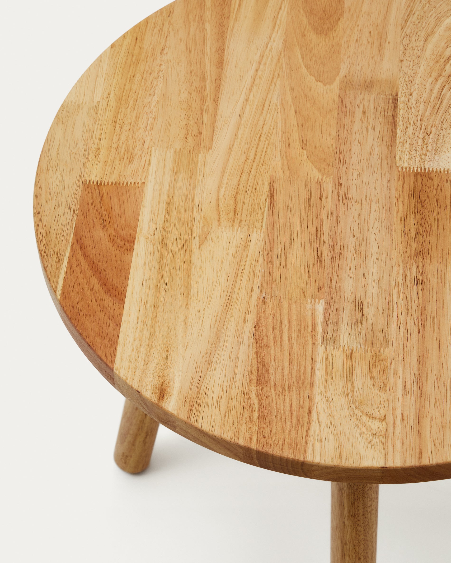 Round Dilcia kids table in solid rubber wood Ø 55 cm - Detail
