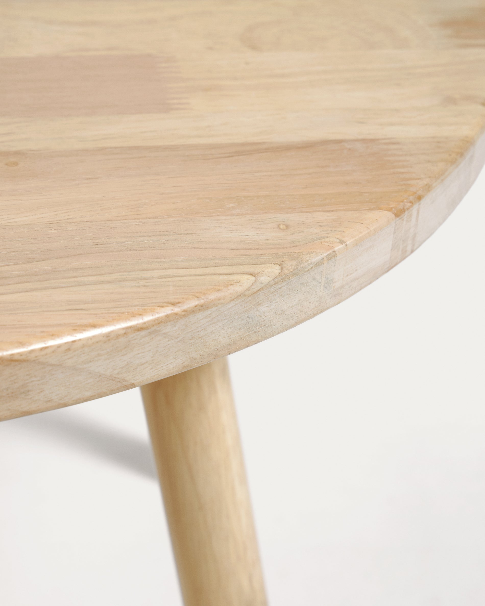 Round Dilcia kids table in solid rubber wood Ø 55 cm - Detail