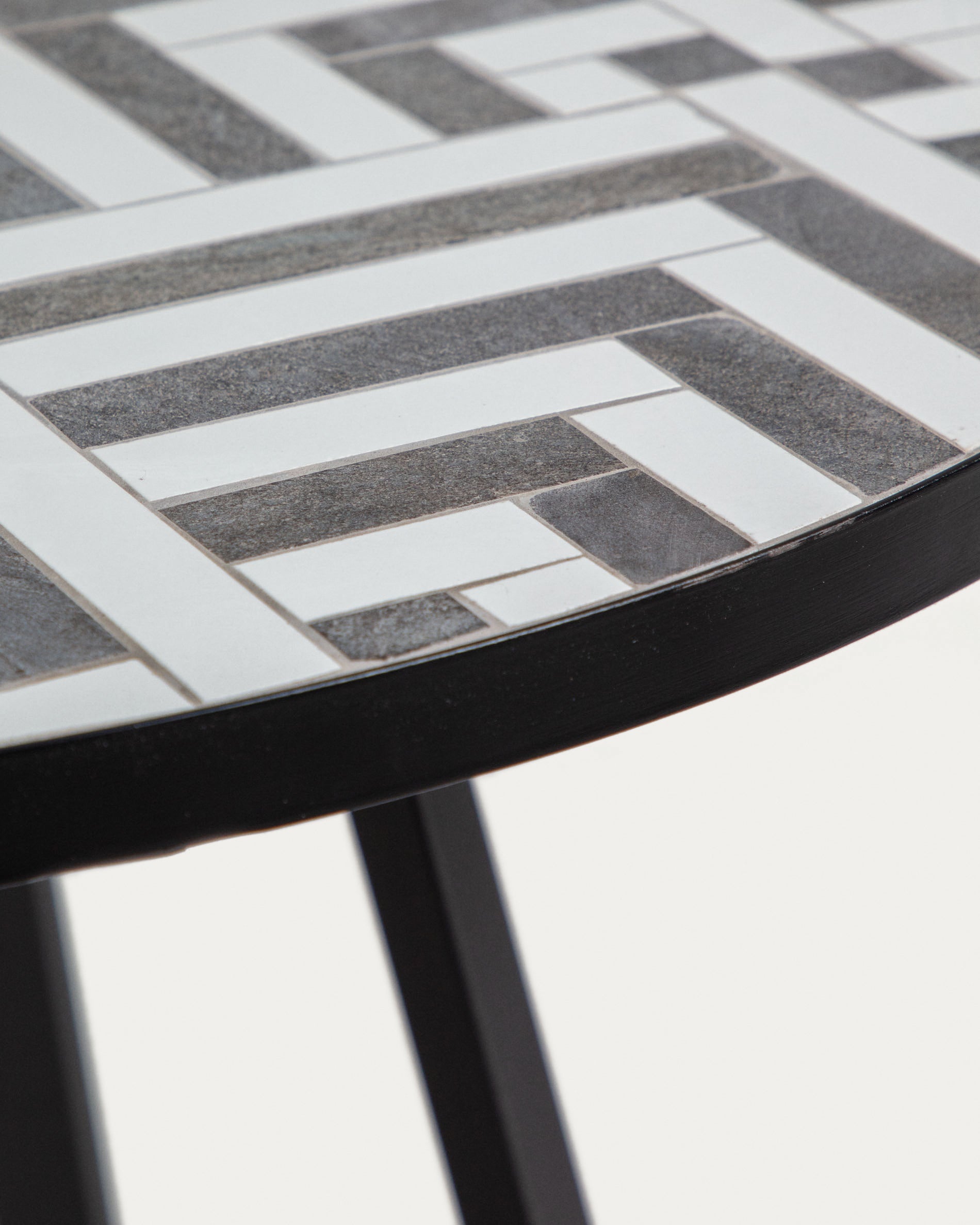 Tella table Ø 90 cm - Detail