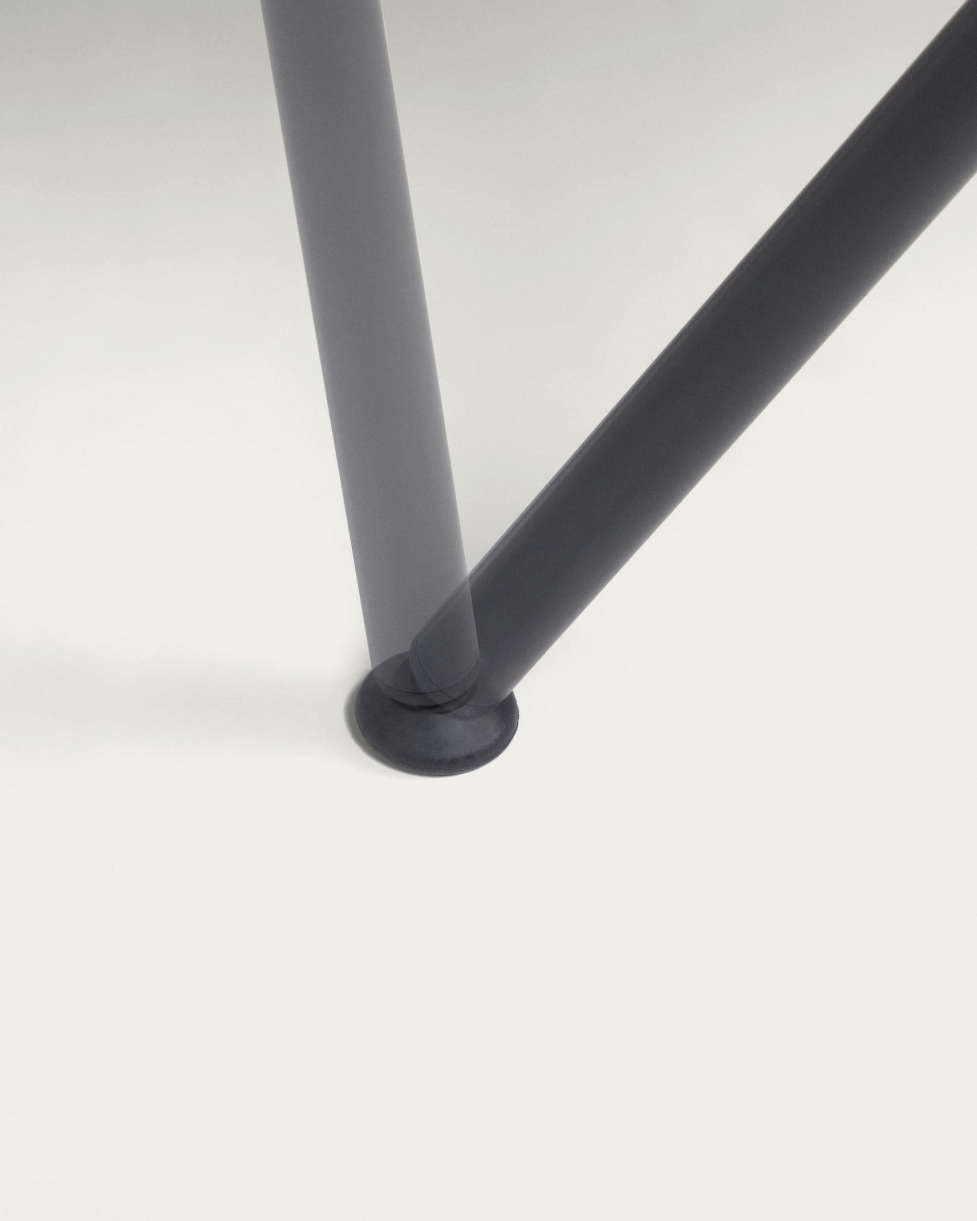 Surpika outdoor chair in black - Detail